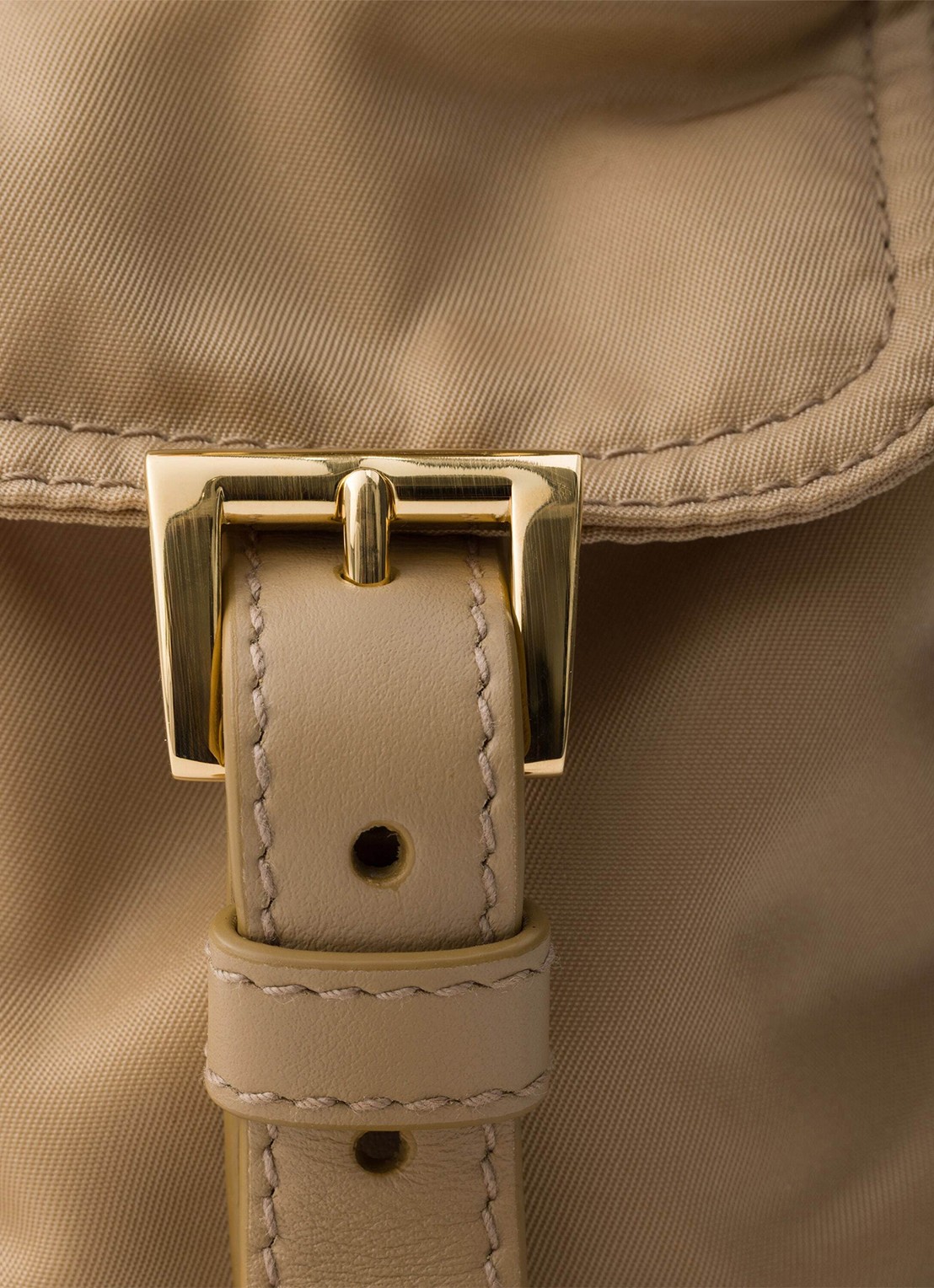 Prada Explore Re-Nylon Medium schoudertas met leren details - detail 5 beige