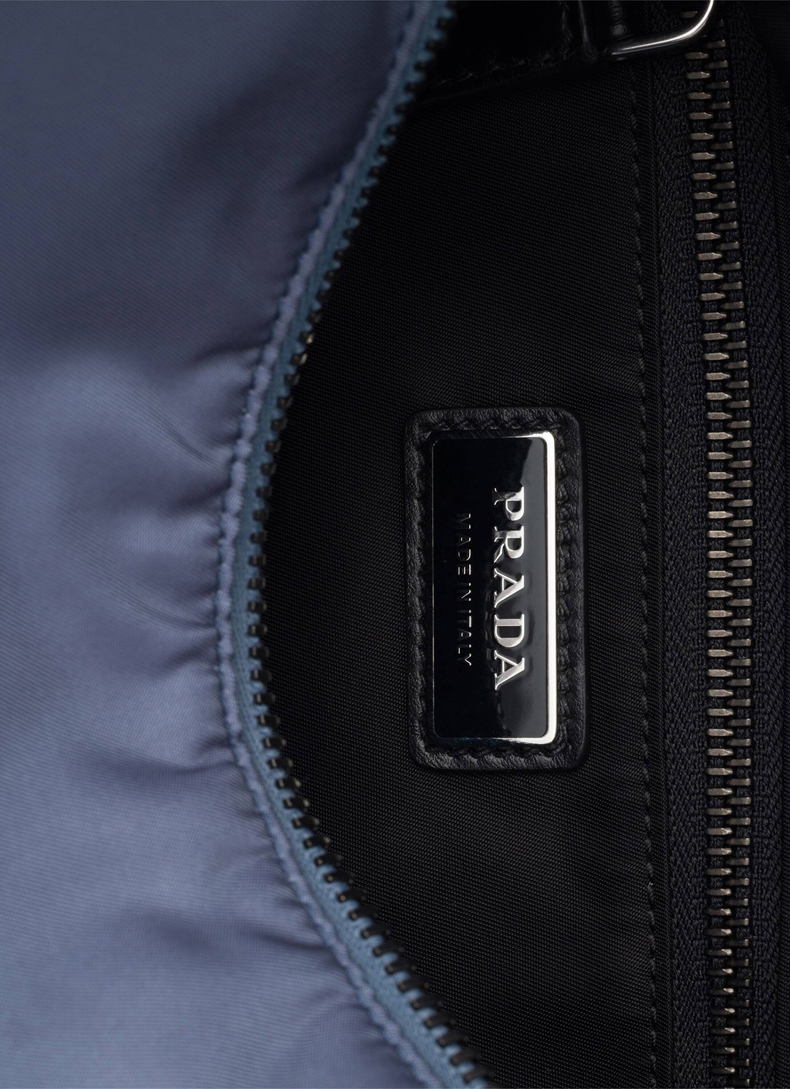 Prada Explore Re-Nylon schoudertas met leren details - detail 5 blauw