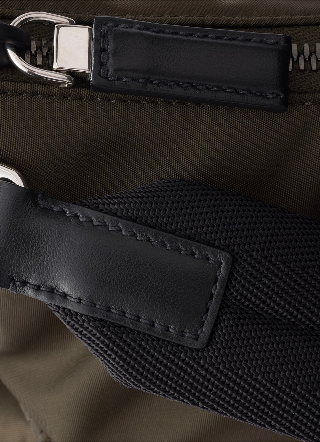 Prada Explore Re-Nylon schoudertas met leren details - detail 4 donkergroen