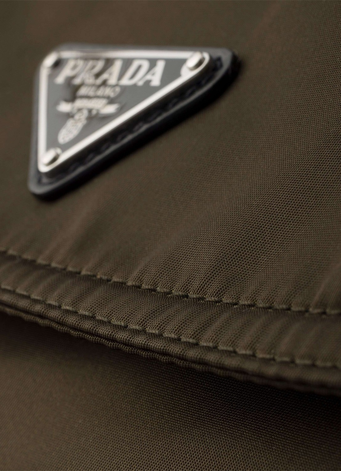 Prada Explore Re-Nylon schoudertas met leren details - detail 4 donkergroen