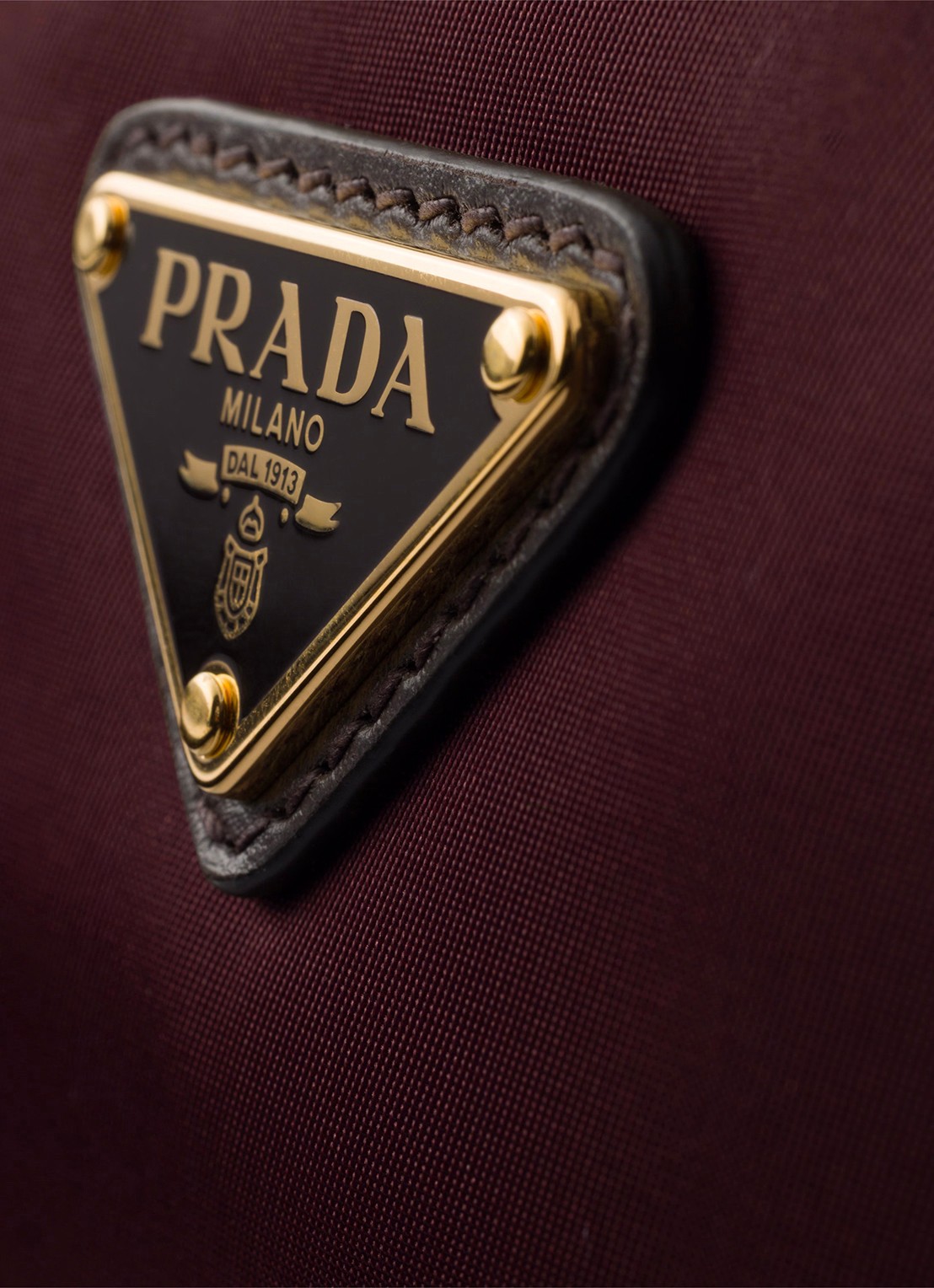 Prada Explore Re-Nylon Small schoudertas met leren details - detail 4 donkerrood