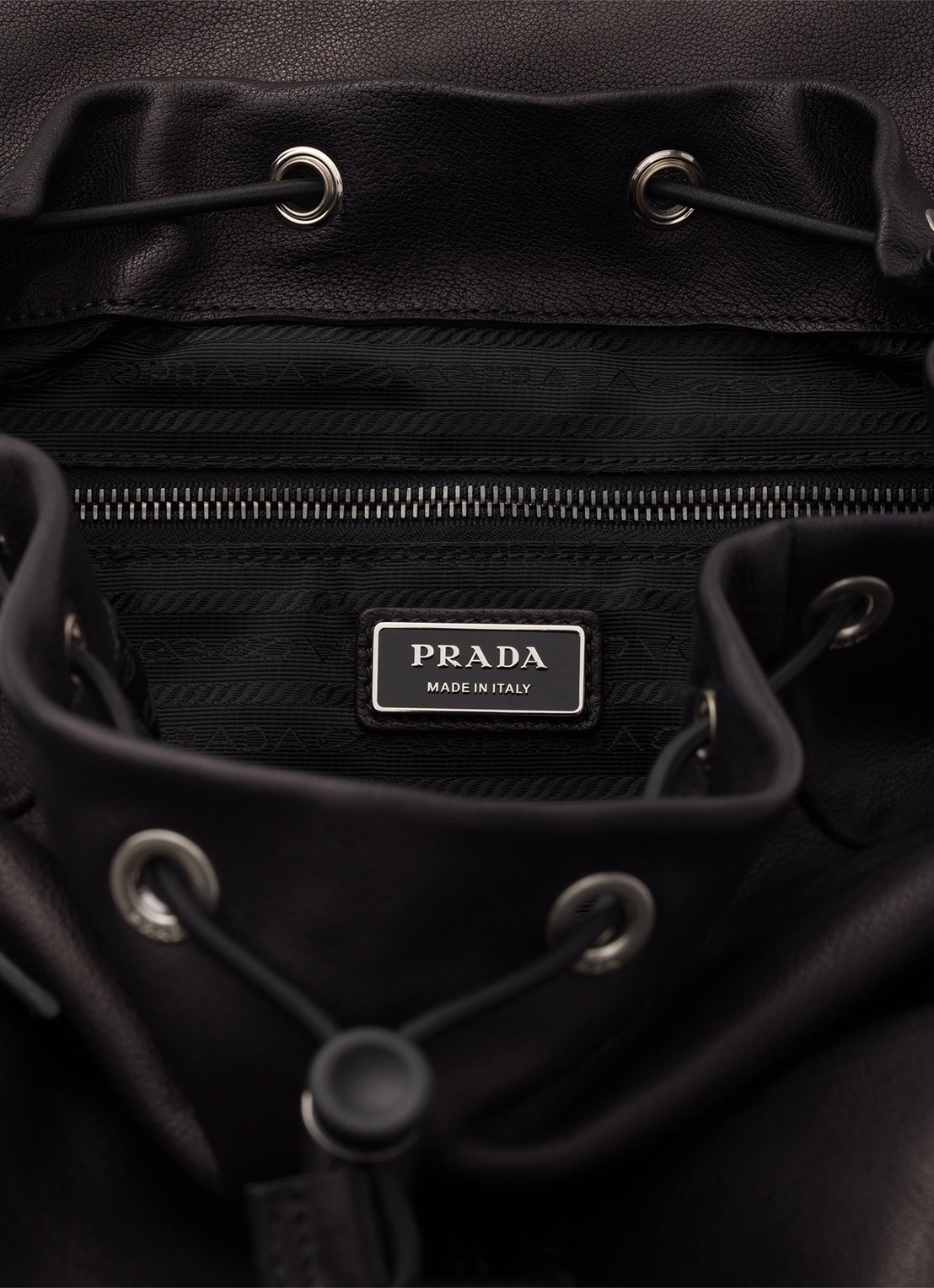 Prada Explore rugzak van leer - detail 3 zwart