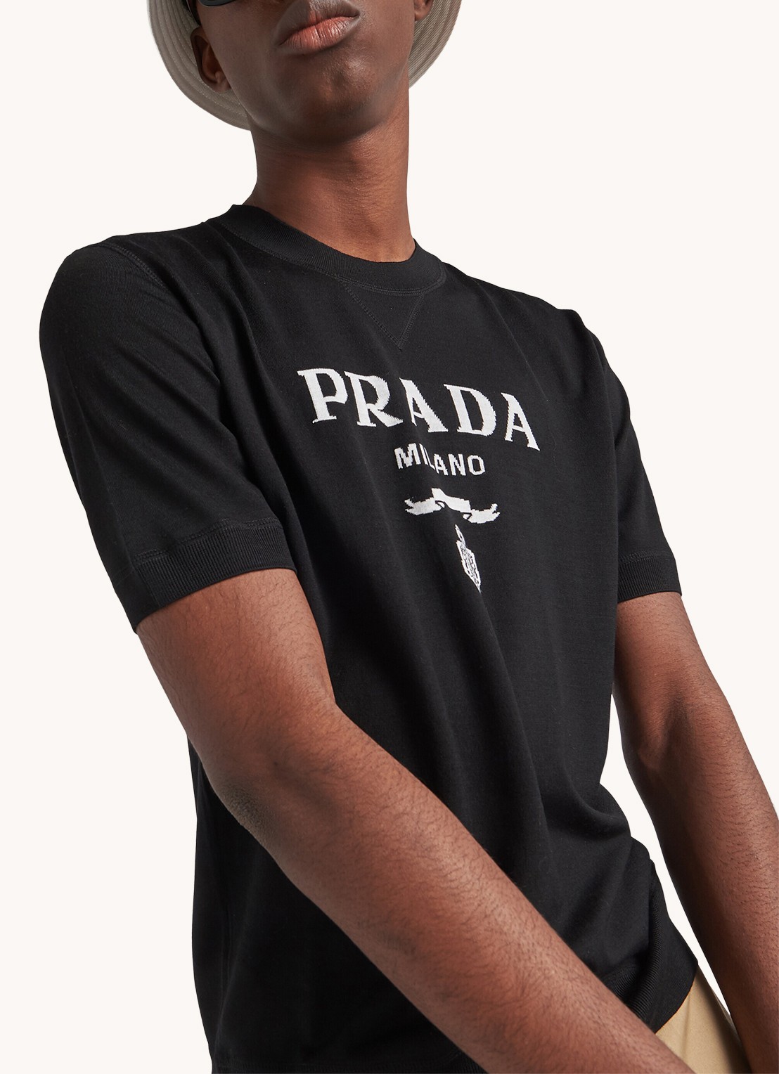 Prada Fijngebreid T-shirt van scheerwol met logoprint - detail 4 zwart