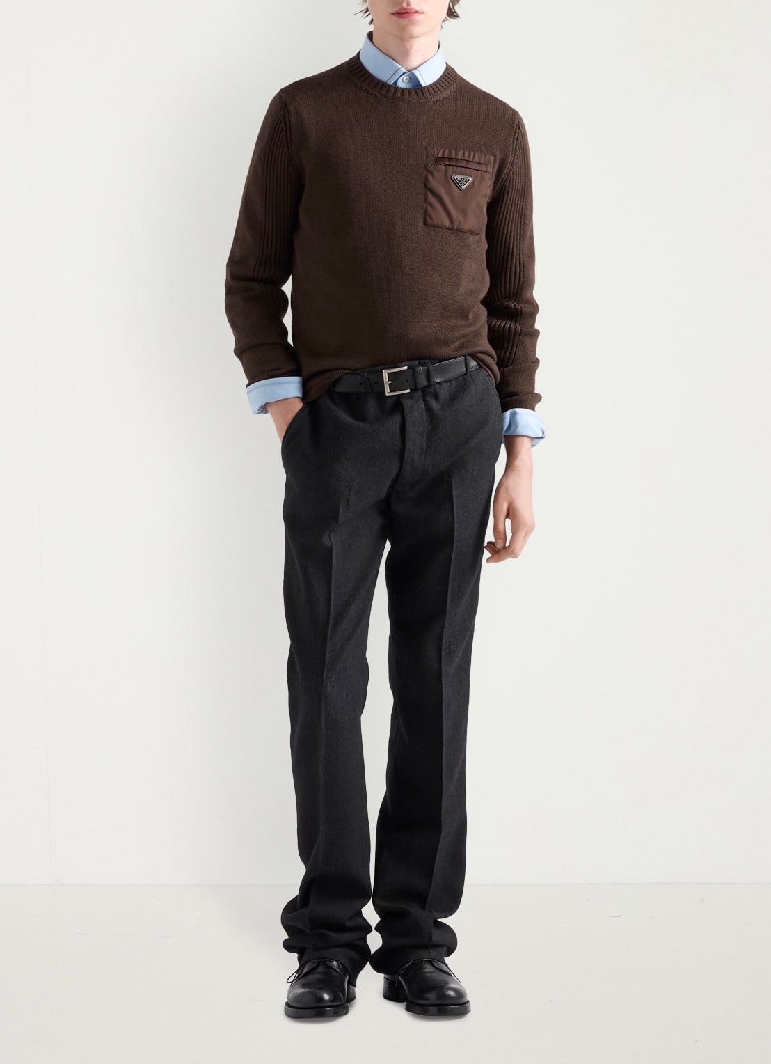 Prada Fijngebreide pullover van scheerwol met borstzak - detail donkerbruin