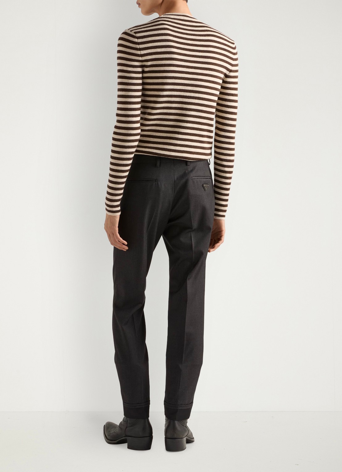 Prada Fijngebreide pullover van scheerwol met streepprint - achterkant bruin