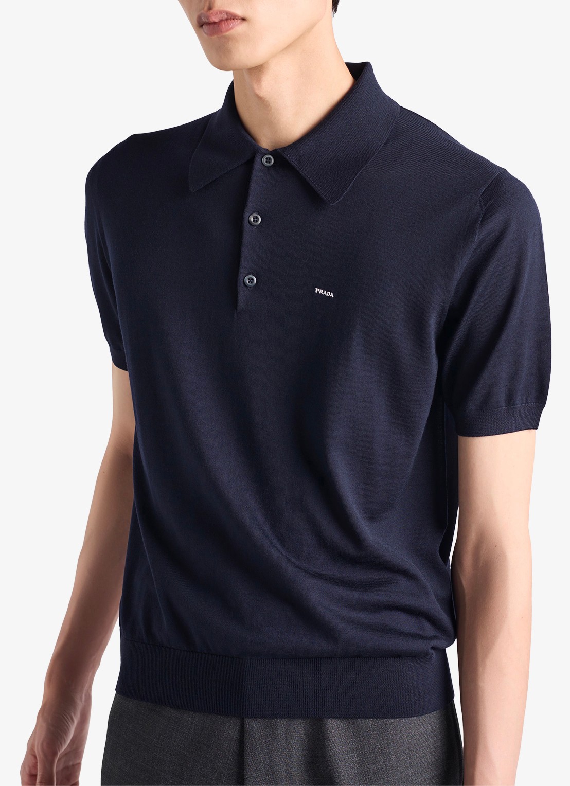 Prada Fijngebreide regular fit polo van wol - detail donkerblauw