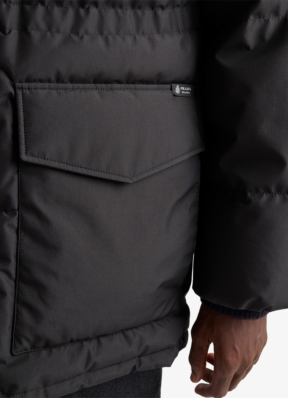Prada Gewatteerde parka met donsvulling en klepzakken - detail 2 zwart