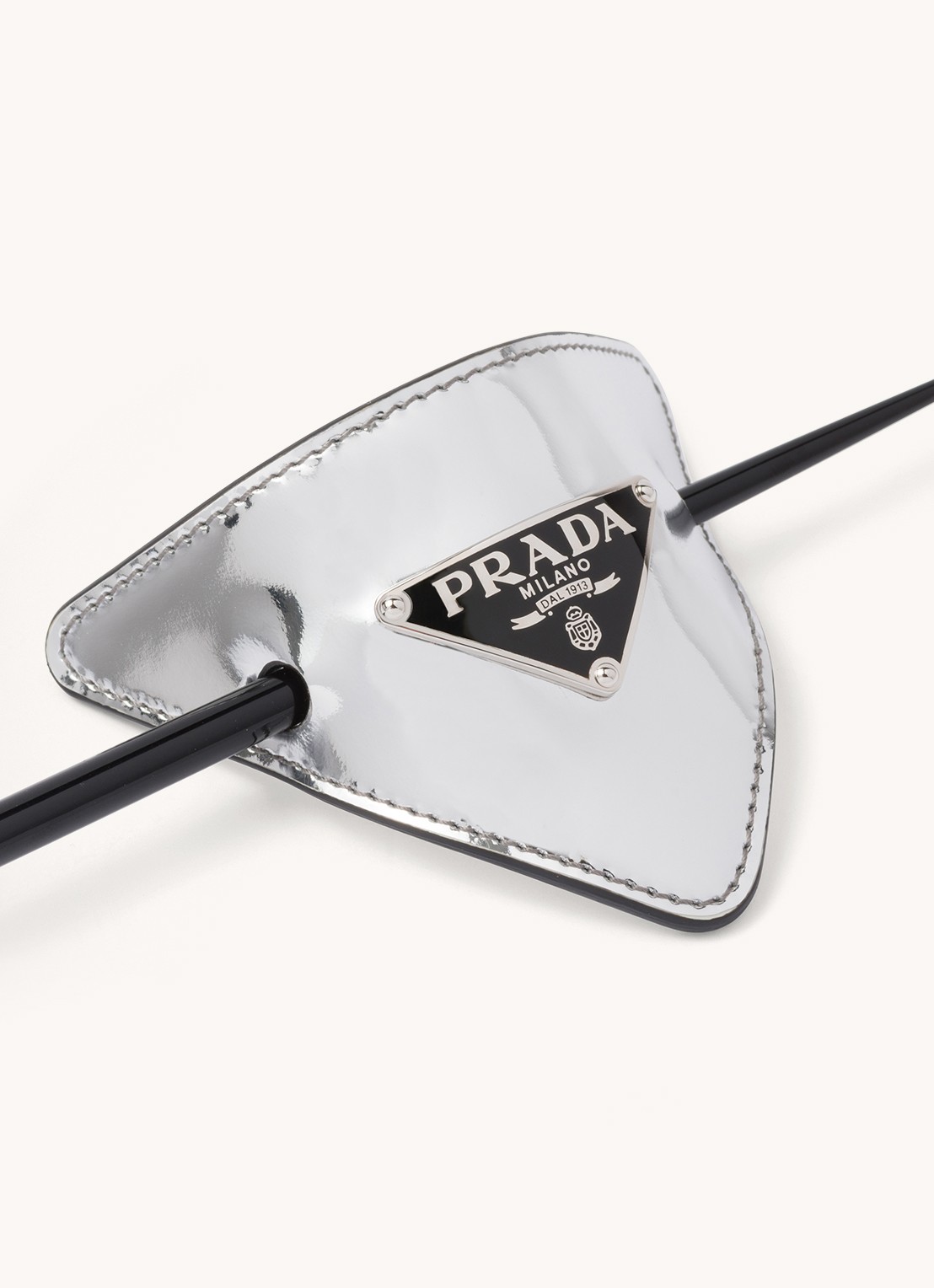 Prada Haarclip van leer - detail zilver