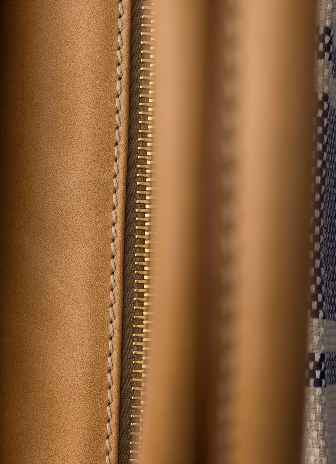 Prada Large schoudertas met leren details - detail 5 beige