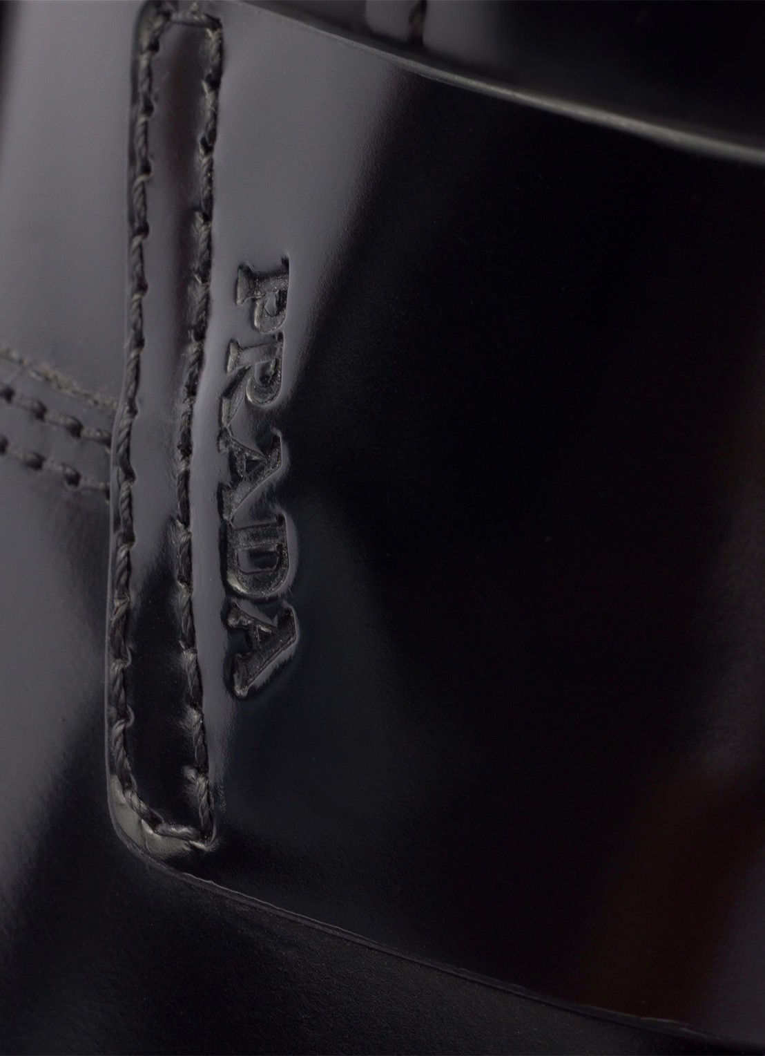 Prada Loafer van kalfsleer met glanzende finish - detail 3 zwart