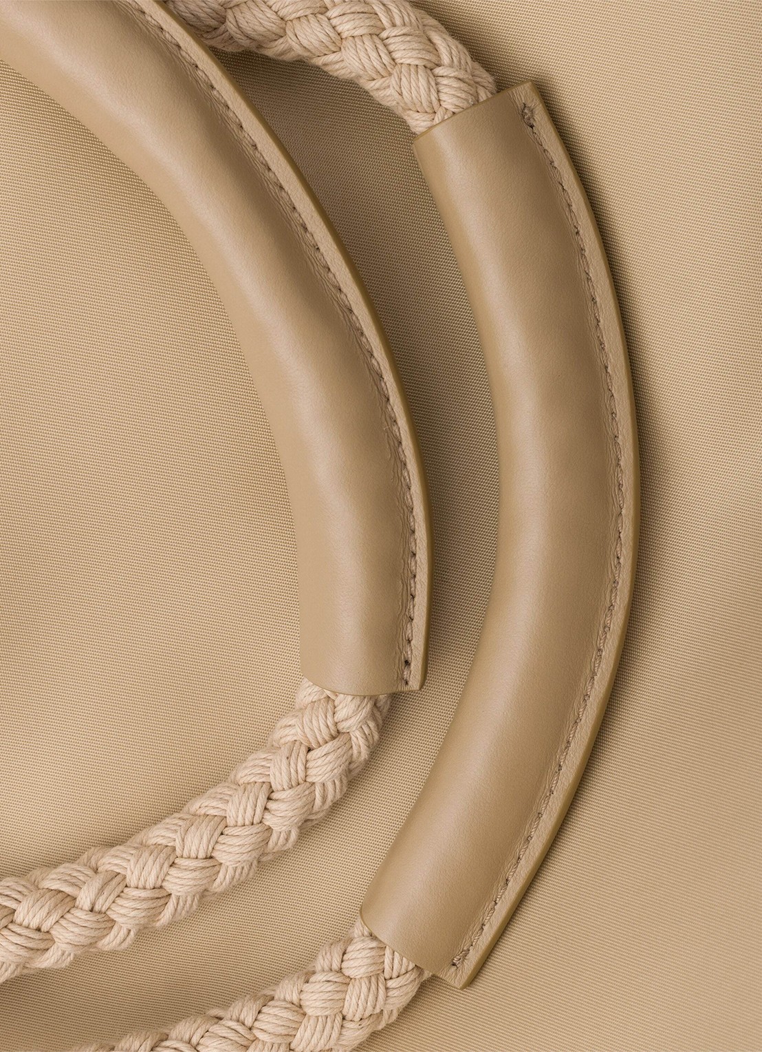 Prada Mariner Re-Nylon Large schoudertas met logo - detail 5 beige