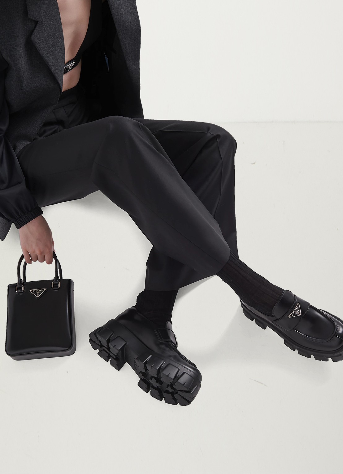 Prada Monolith loafer van leer met plateauzool - achterkant 7 zwart