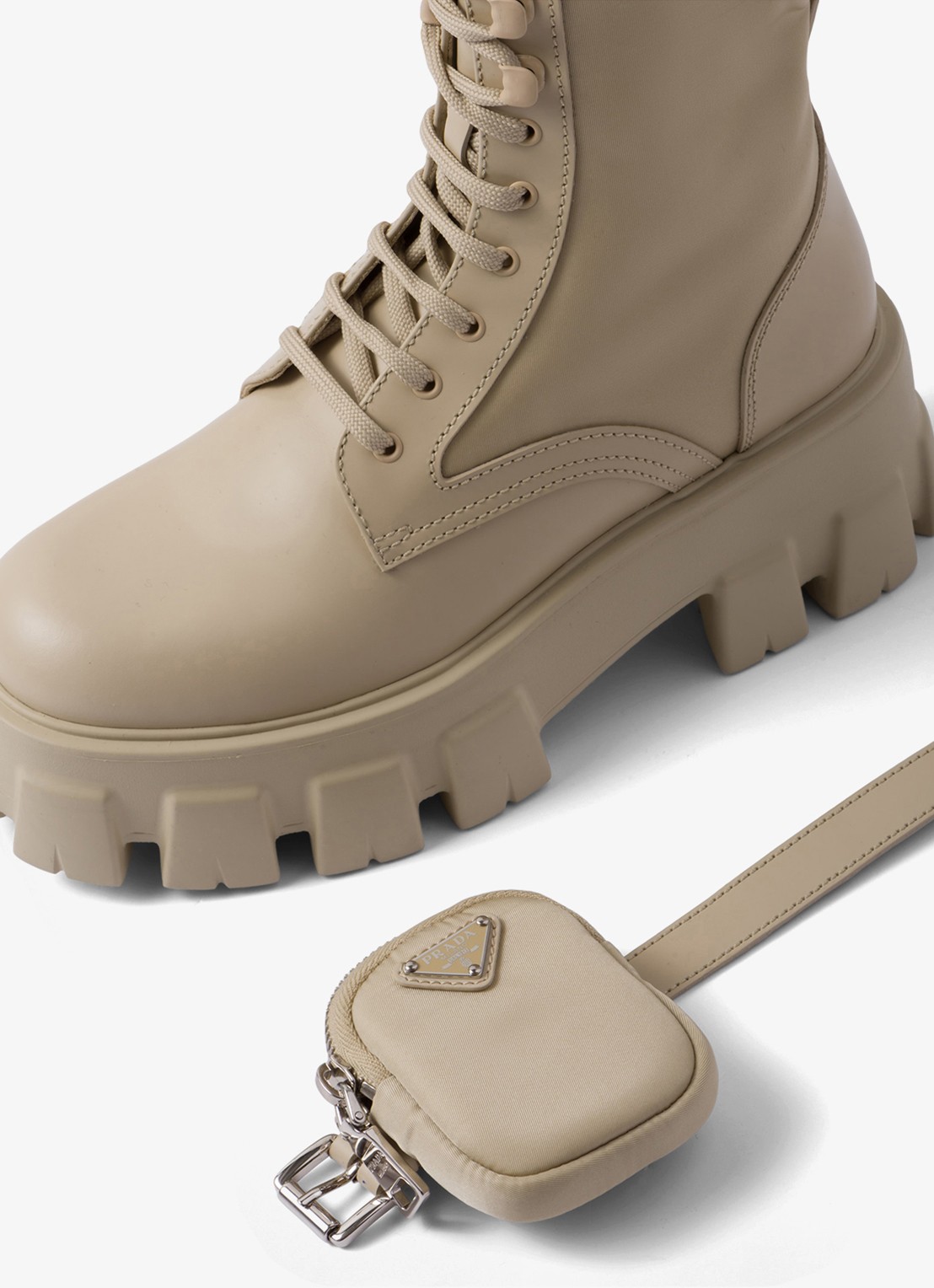 Prada Monolith Re-Nylon biker boot van leer - detail 3 donkerbeige