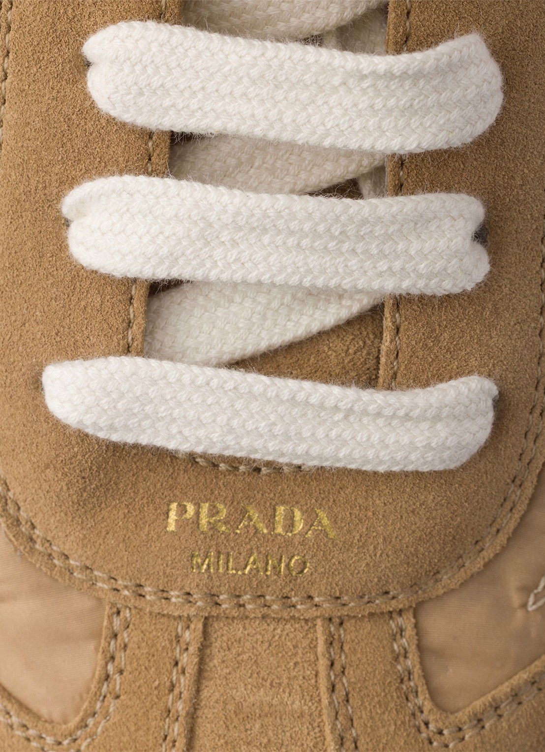 Prada Montecarlo Re-Edition 2005 Re-Nylon sneaker met kalfssuède details - detail 6 beige