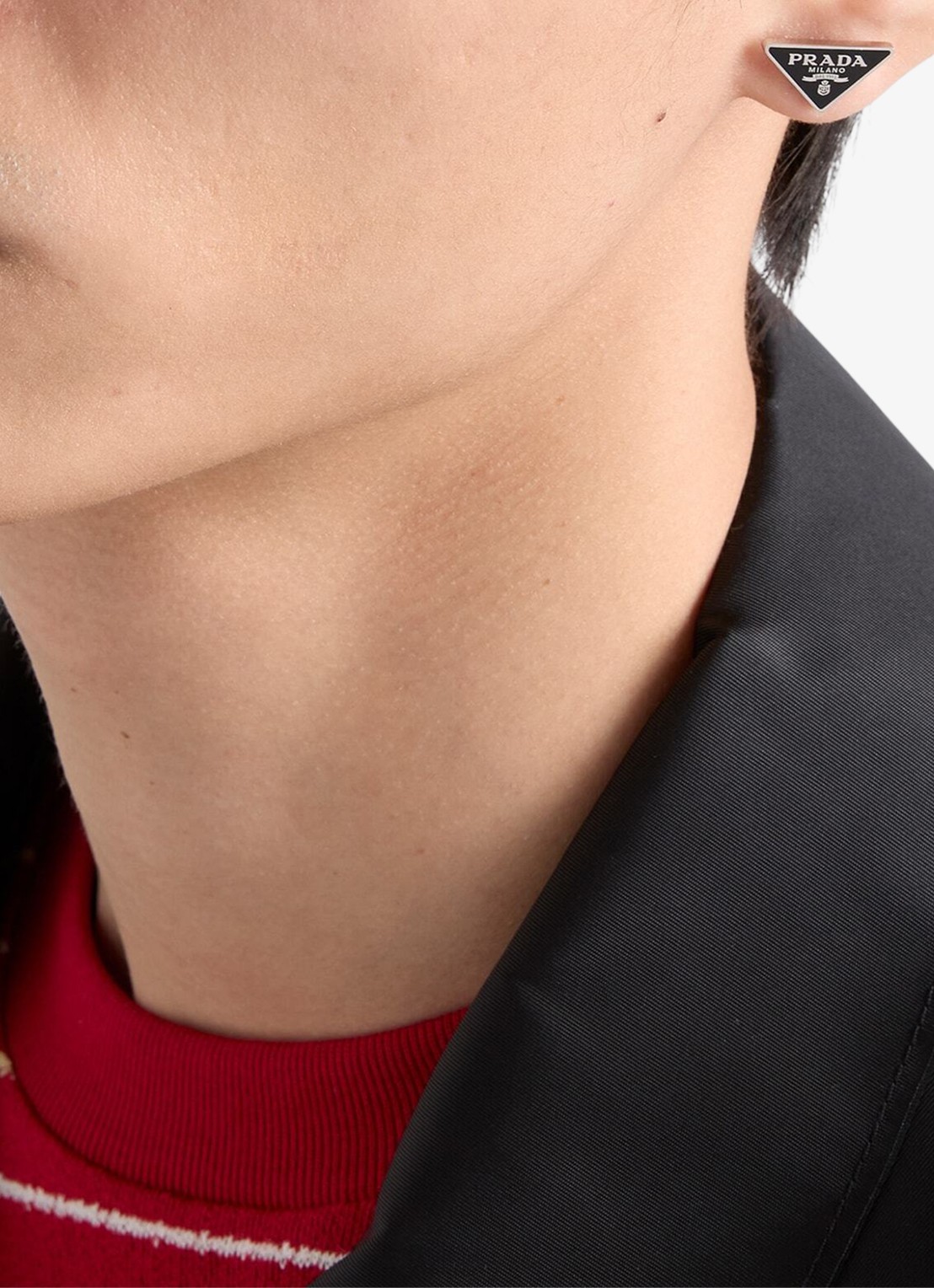 Prada Oorsteker met logo - voorkant 2 zilver