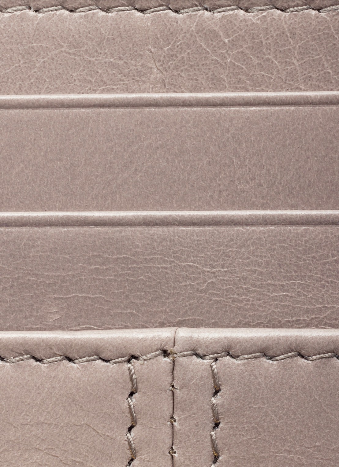 Prada Pasjeshouder van kalfsleer met logo - detail taupe