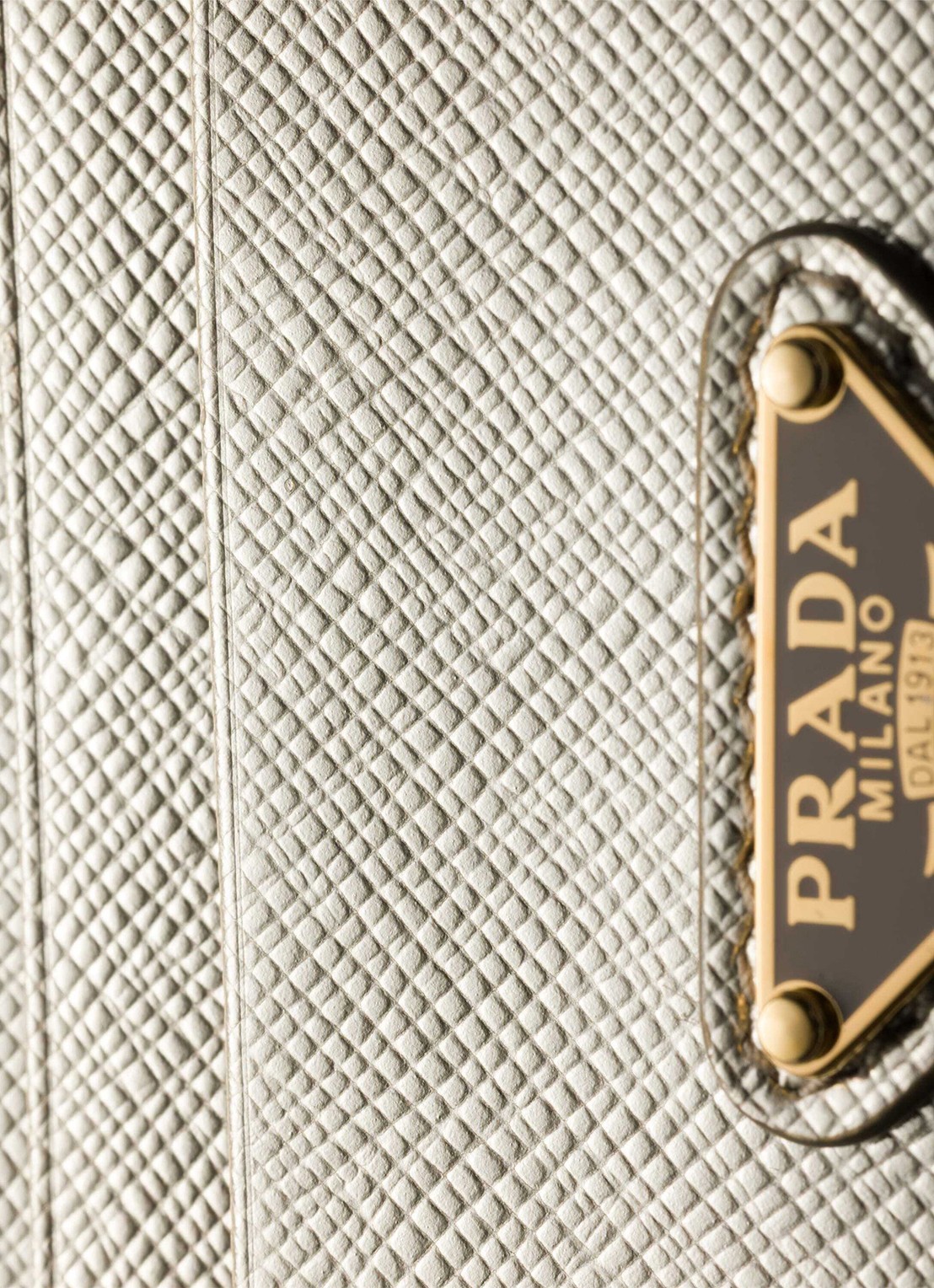Prada Pasjeshouder van kalfsleer - detail 3 goud