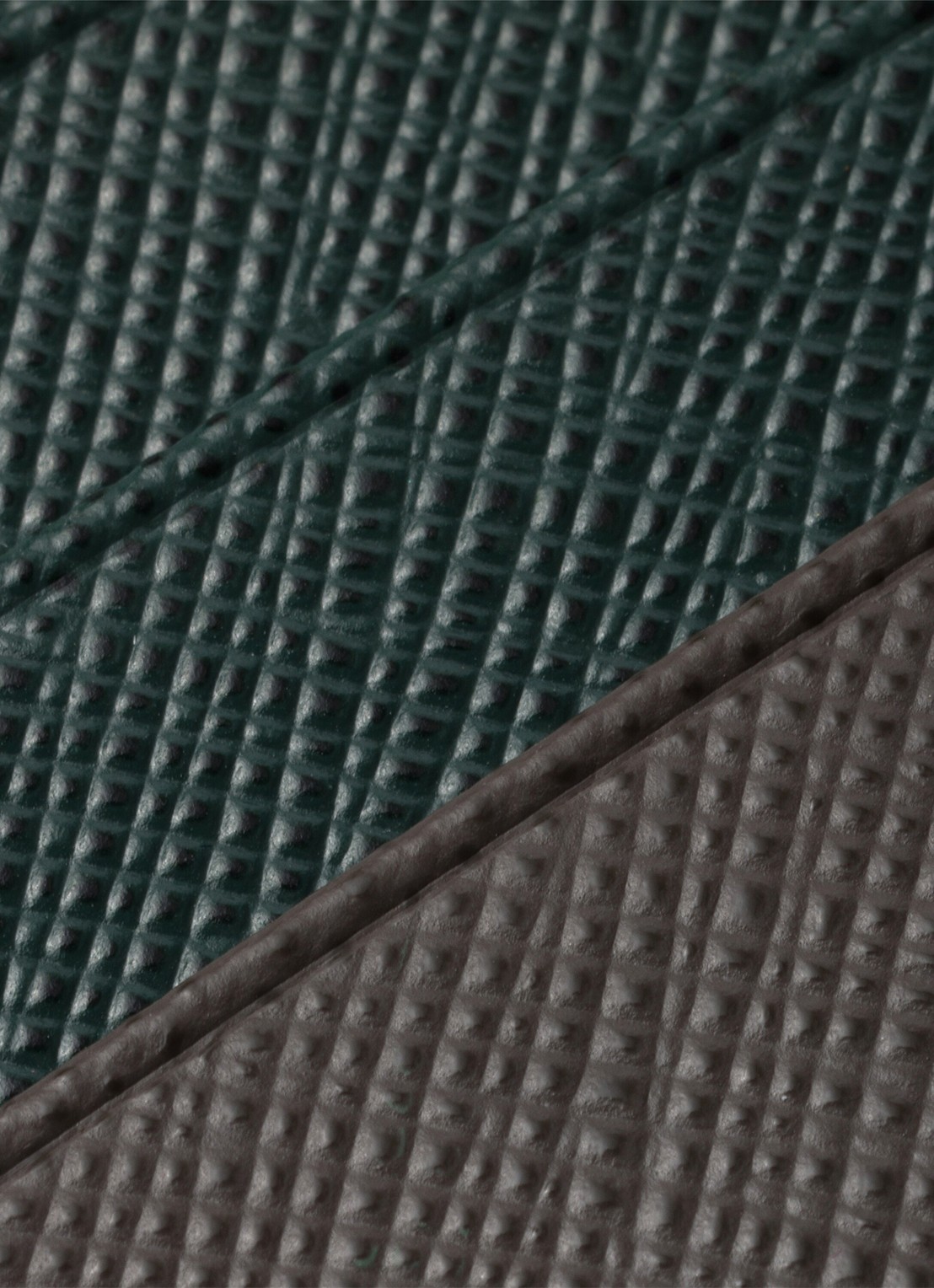 Prada Pasjeshouder van leer met logo - detail grijs