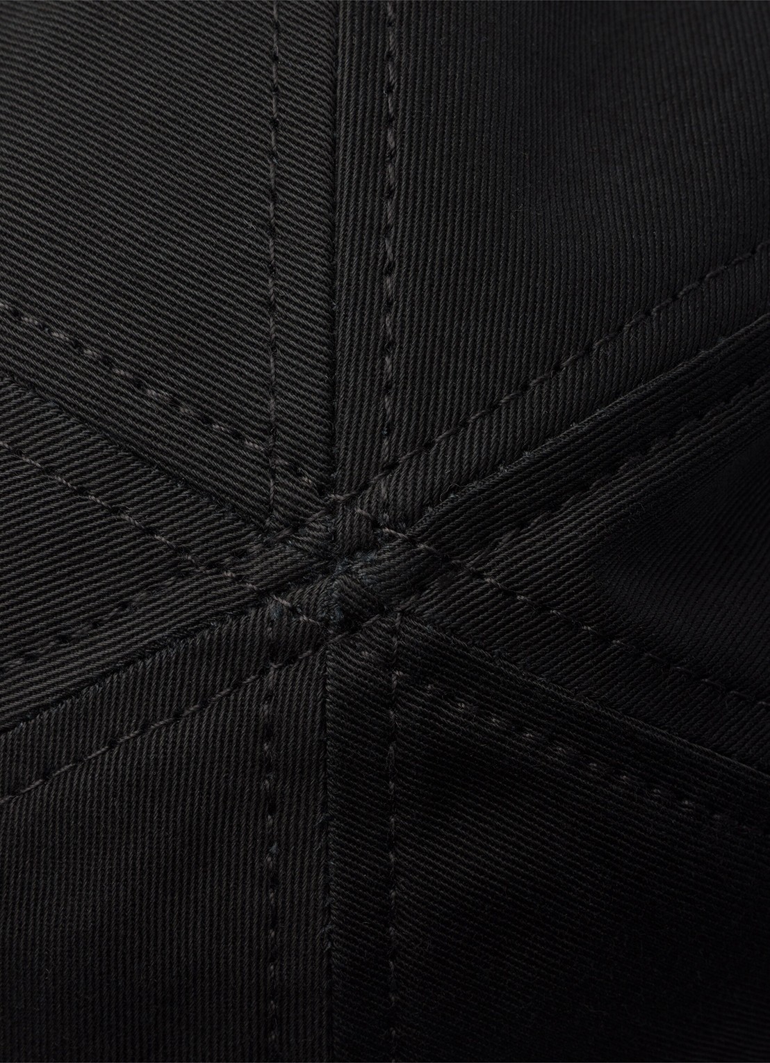 Prada Pet met logoborduring - detail 3 zwart