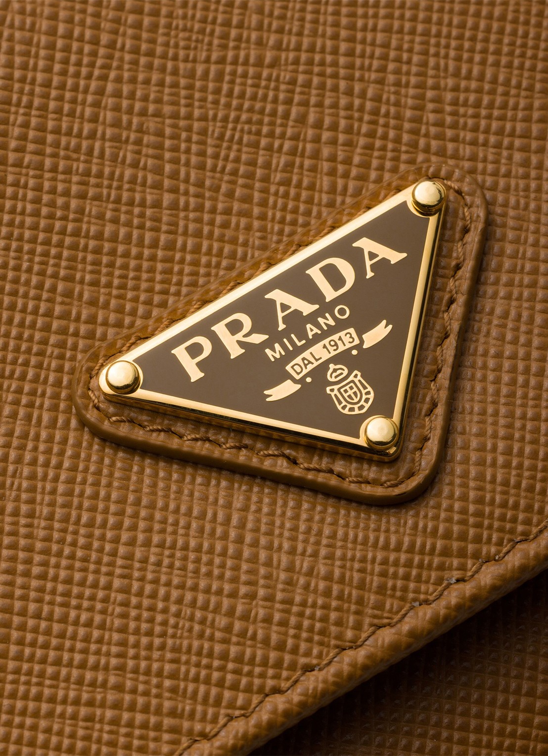 Prada Portemonnee van kalfsleer met afneembare schouderriem - detail 4 camel