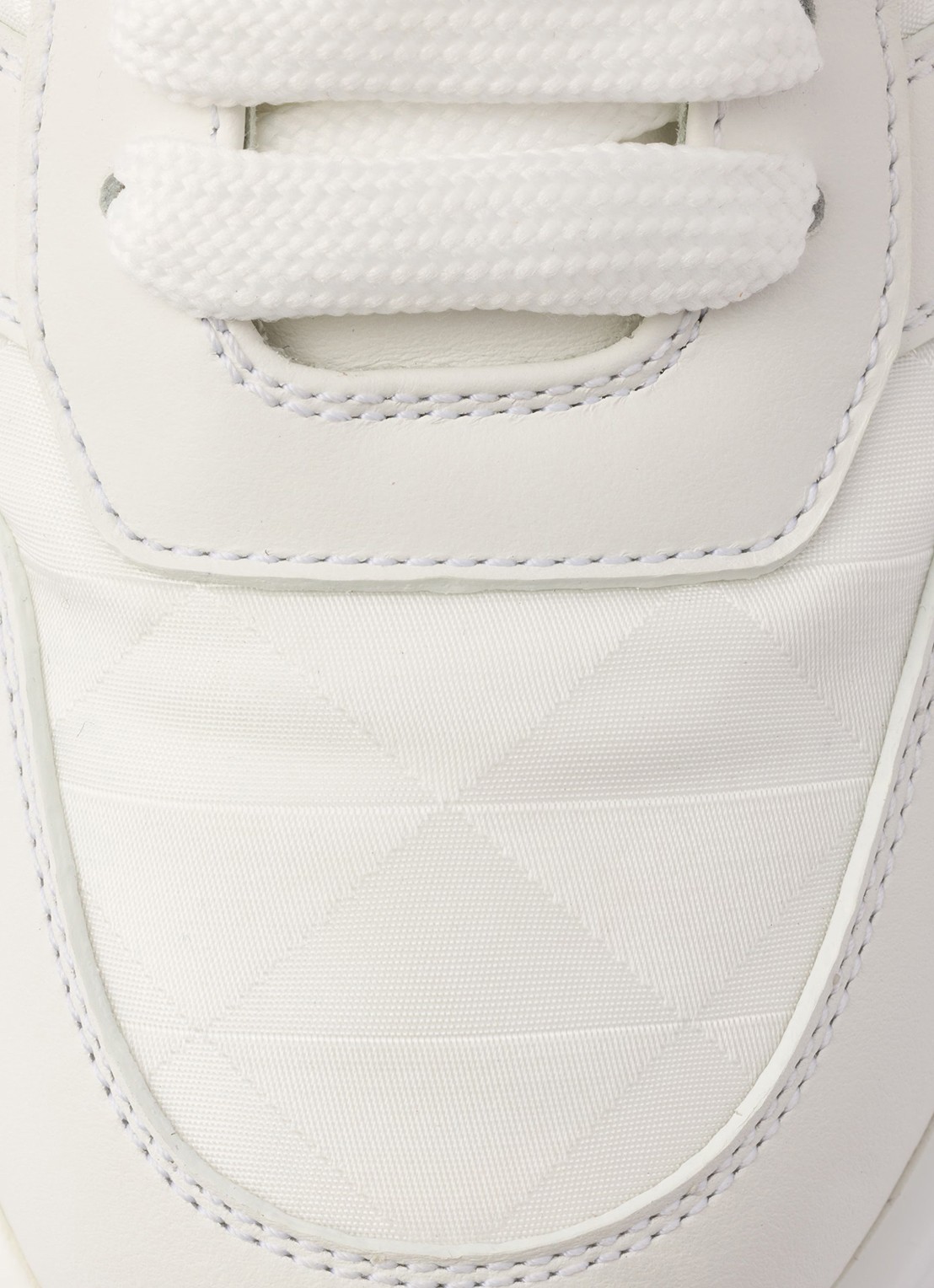 Prada Prax 01 Re-Nylon sneaker met leren details - detail 4 wit