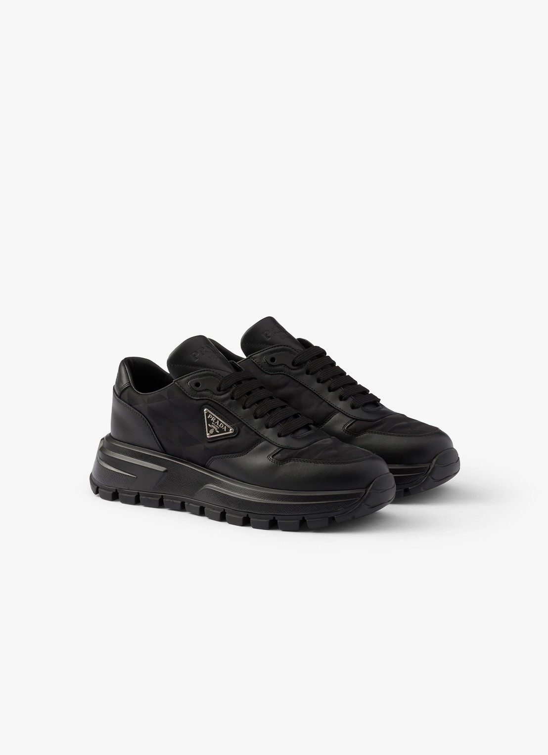 Prada Prax 01 Re-Nylon sneaker met leren details - voorkant 5 zwart