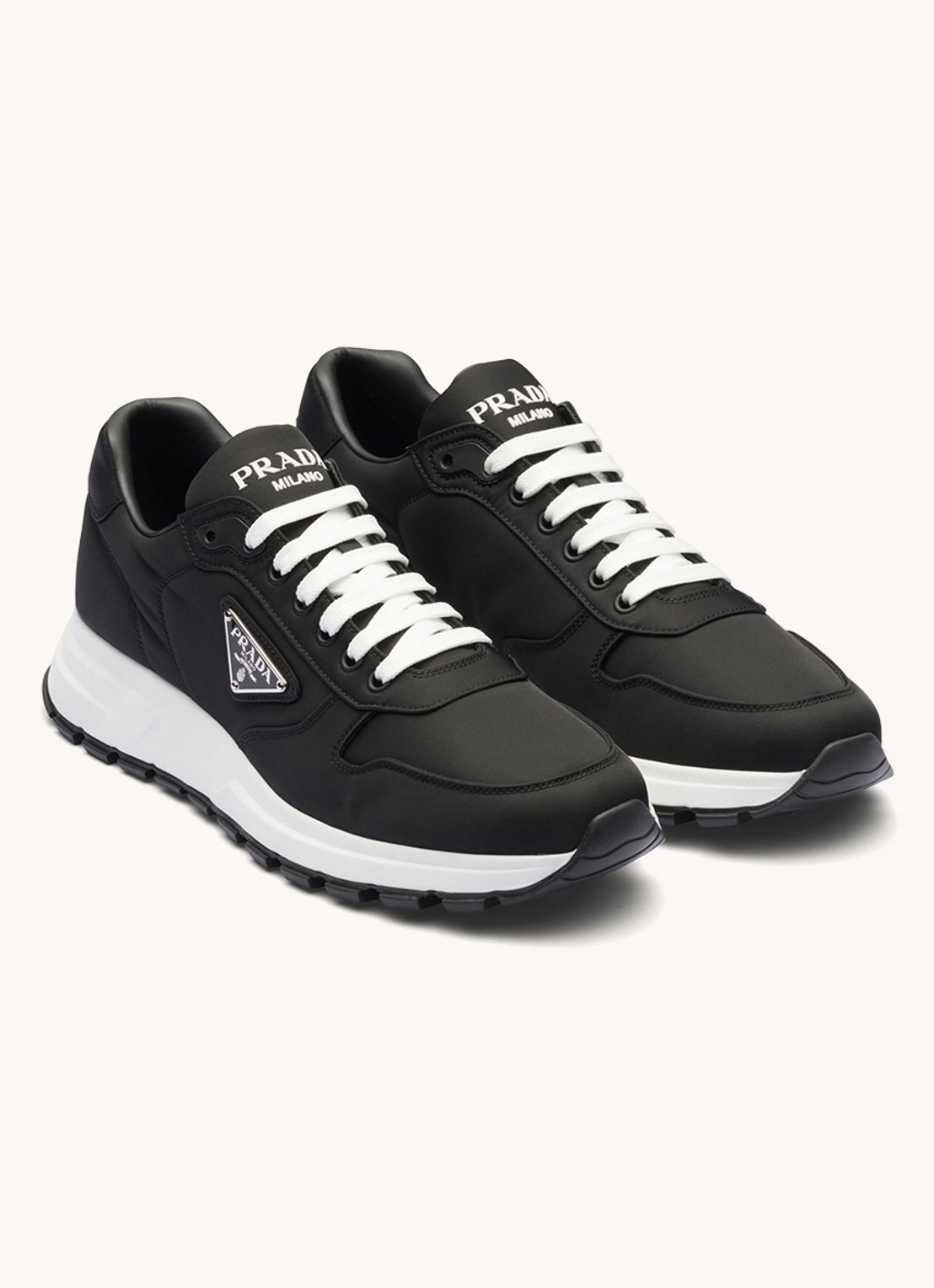 Prada Prax 01 Re-Nylon sneaker met logo - voorkant 5 zwart
