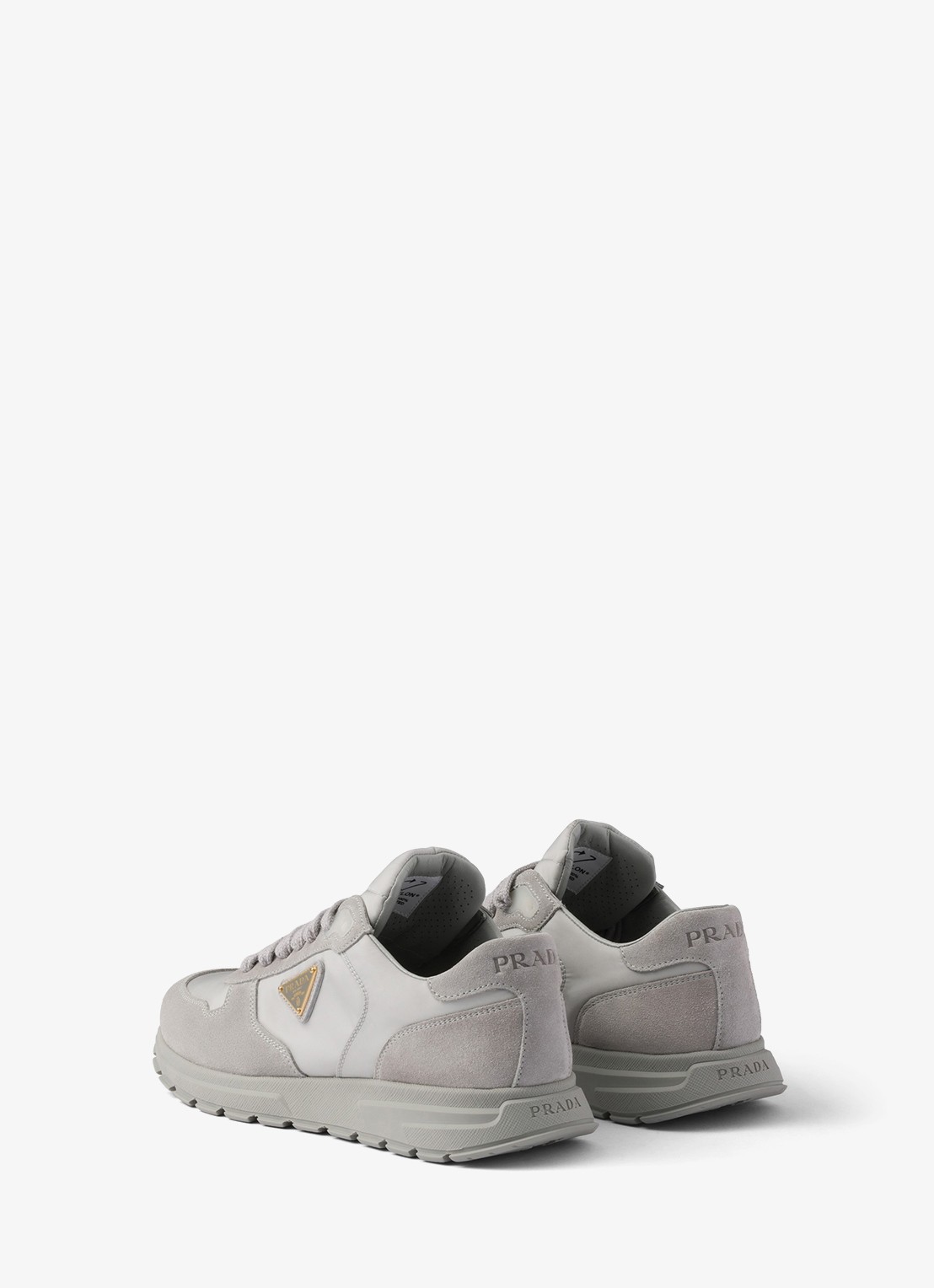 Prada Prax 2.0 Re-Nylon sneaker met suède details - achterkant grijs