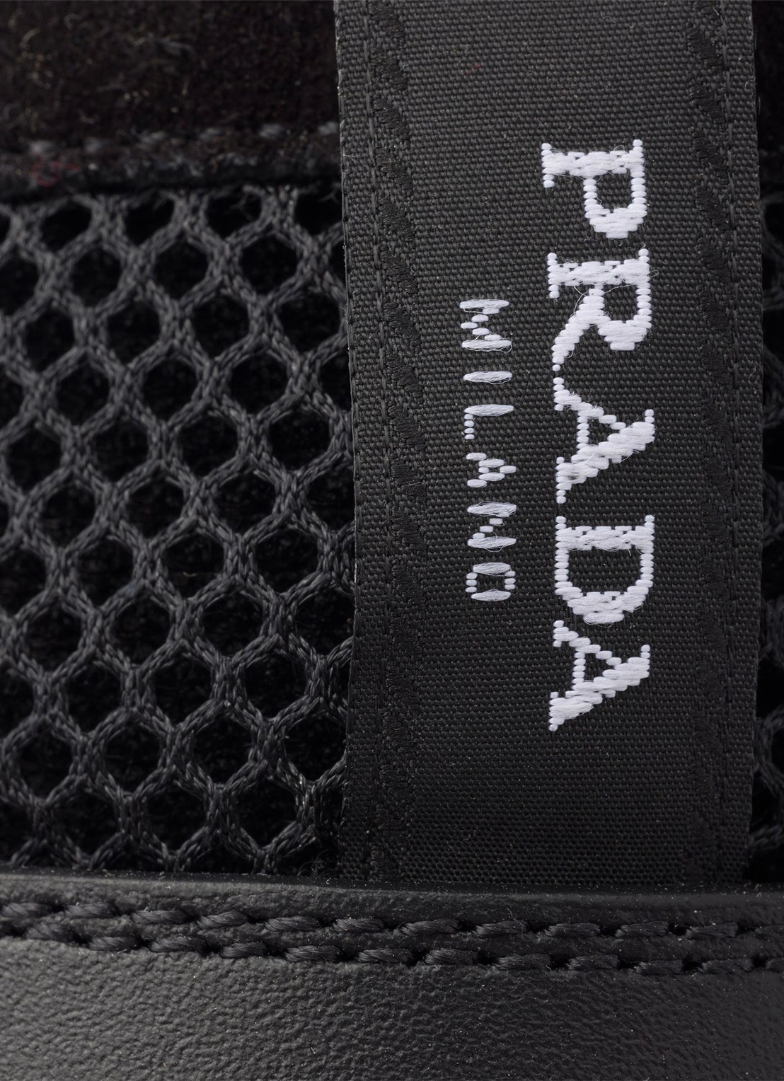 Prada Prax loafer van mesh met leren details - detail 6 zwart