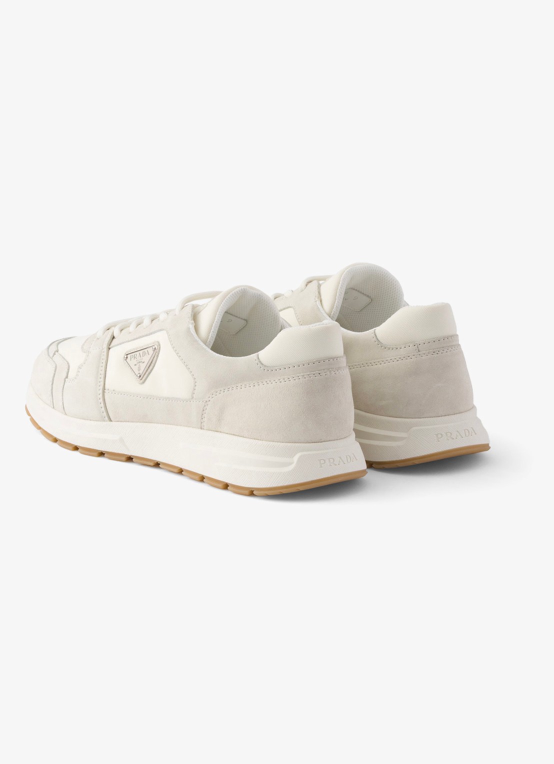 Prada Prax Re-Nylon sneaker met kalfssuède details - achterkant gebroken wit