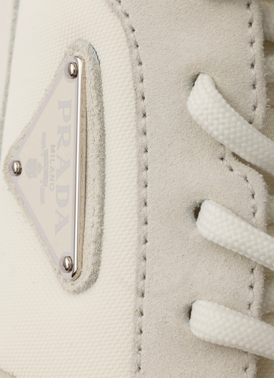 Prada Prax Re-Nylon sneaker met kalfssuède details - detail 5 gebroken wit