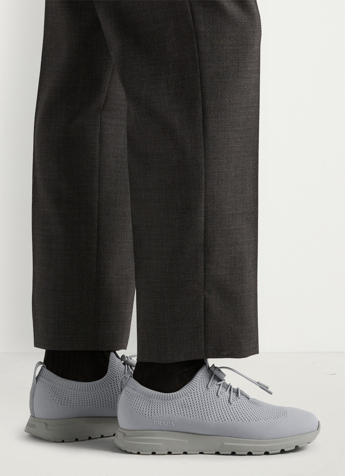 Prada Prax sneaker met gebreid bovenwerk - voorkant 6 grijs