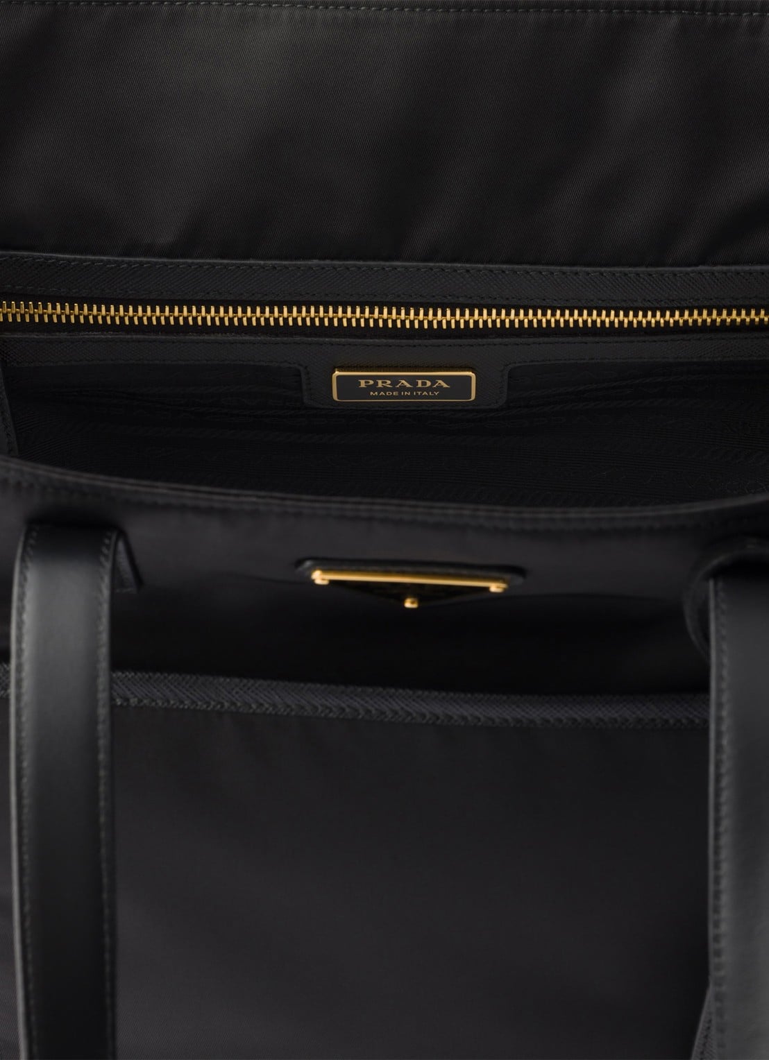 Prada Re-Edition 1978 Re-Nylon Medium shopper met leren details - detail 2 zwart