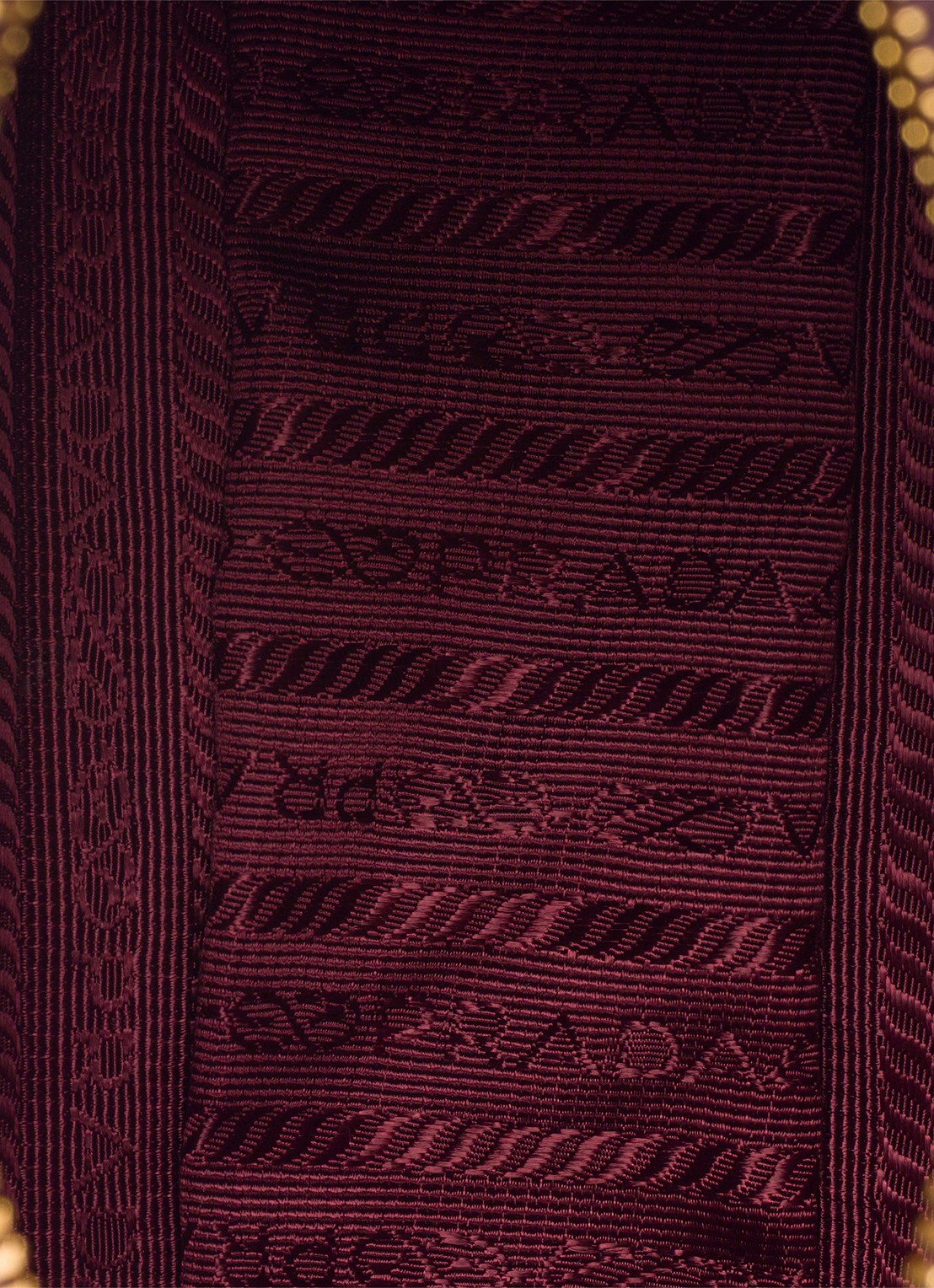 Prada Re-Edition 2005 Re-Nylon schoudertas met leren details - detail 5 bordeauxrood
