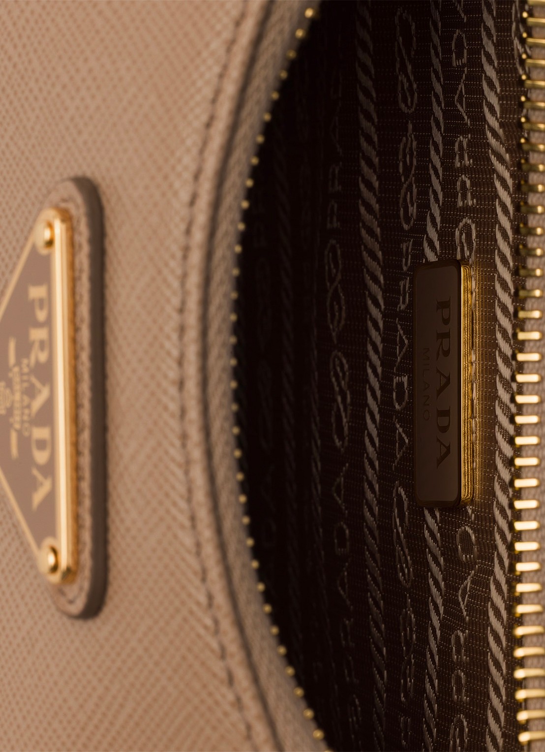 Prada Re-Edition Mini schoudertas van kalfsleer - detail 3 lichtbruin