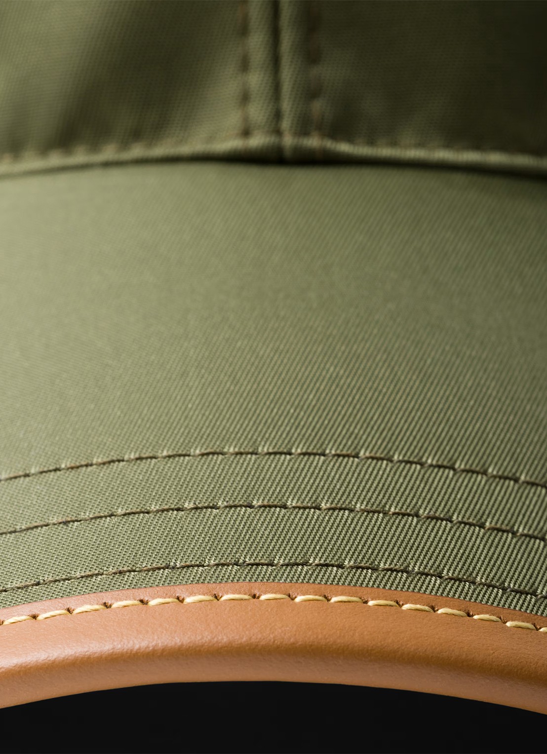 Prada Re-Nylon baseball pet met logo en leren details - detail 3 mosgroen