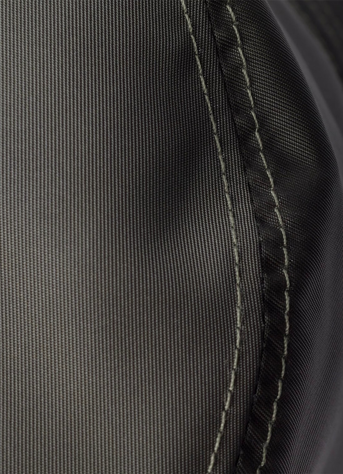 Prada Re-Nylon bucket hoed met logo - detail 2 antraciet