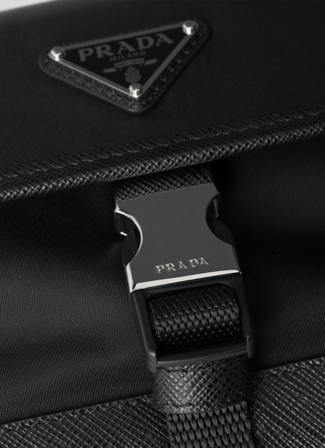 Prada Re-Nylon crossbodytas met leren details - detail 2 zwart
