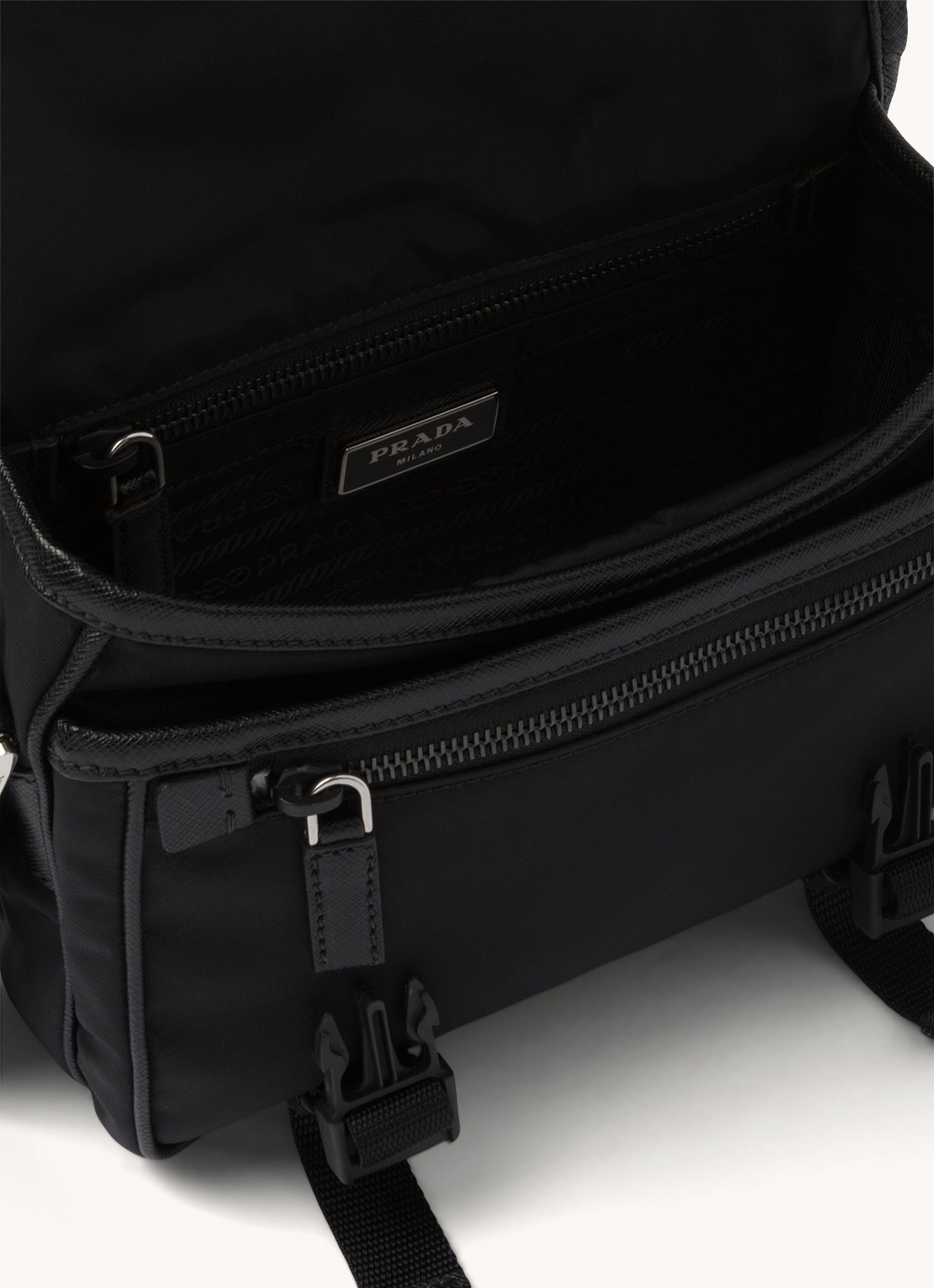 Prada Re-Nylon crossbodytas met leren details - detail 5 zwart