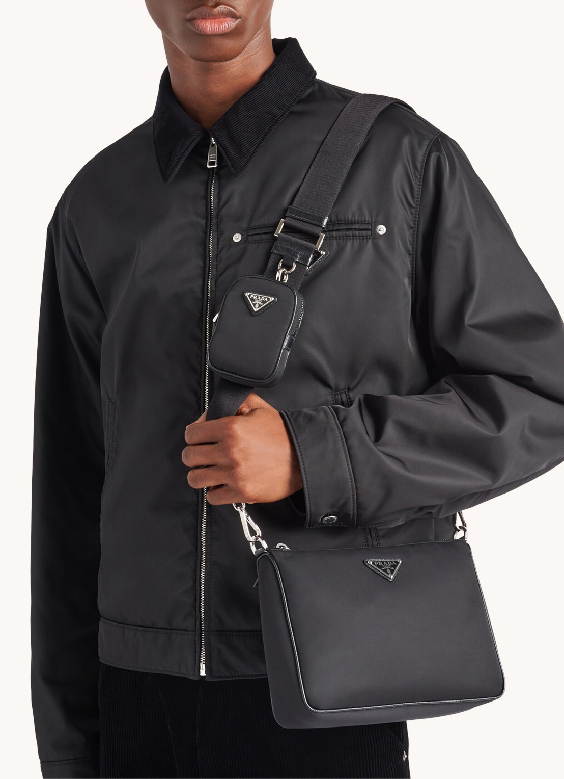 Prada Re-Nylon crossbodytas met leren details - detail 7 zwart
