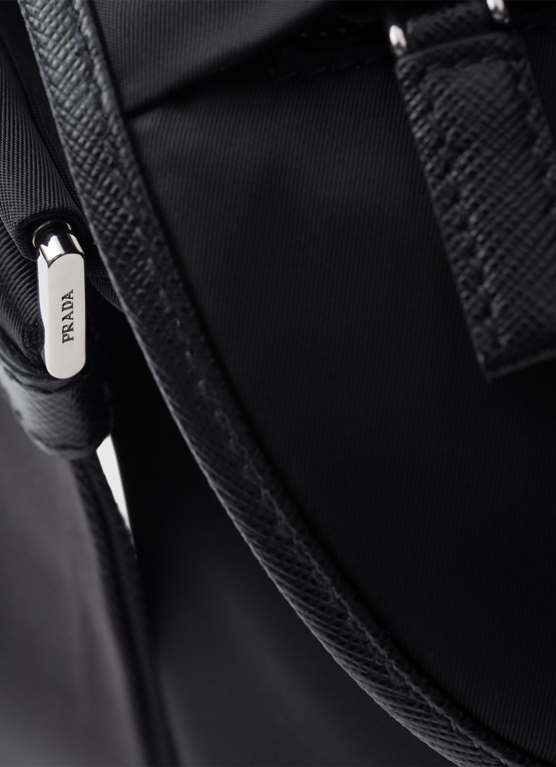 Prada Re-Nylon crossbodytas met leren details - detail 5 zwart