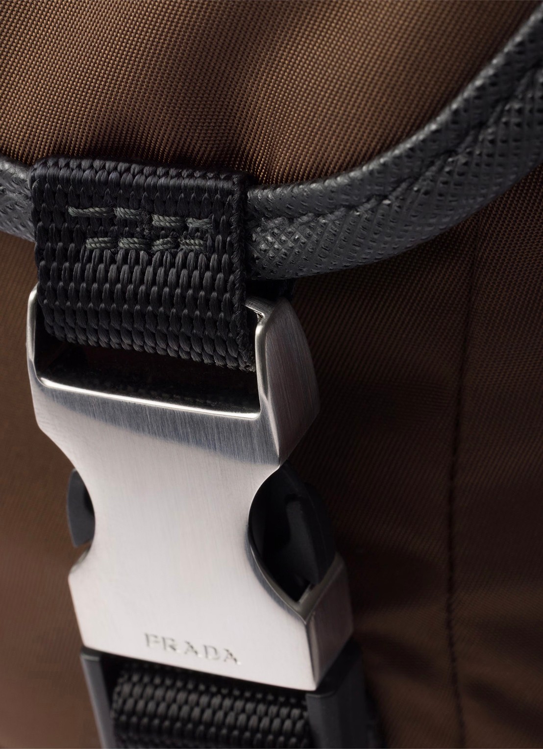 Prada Re-Nylon crossbodytas met leren details - detail 5 bruin