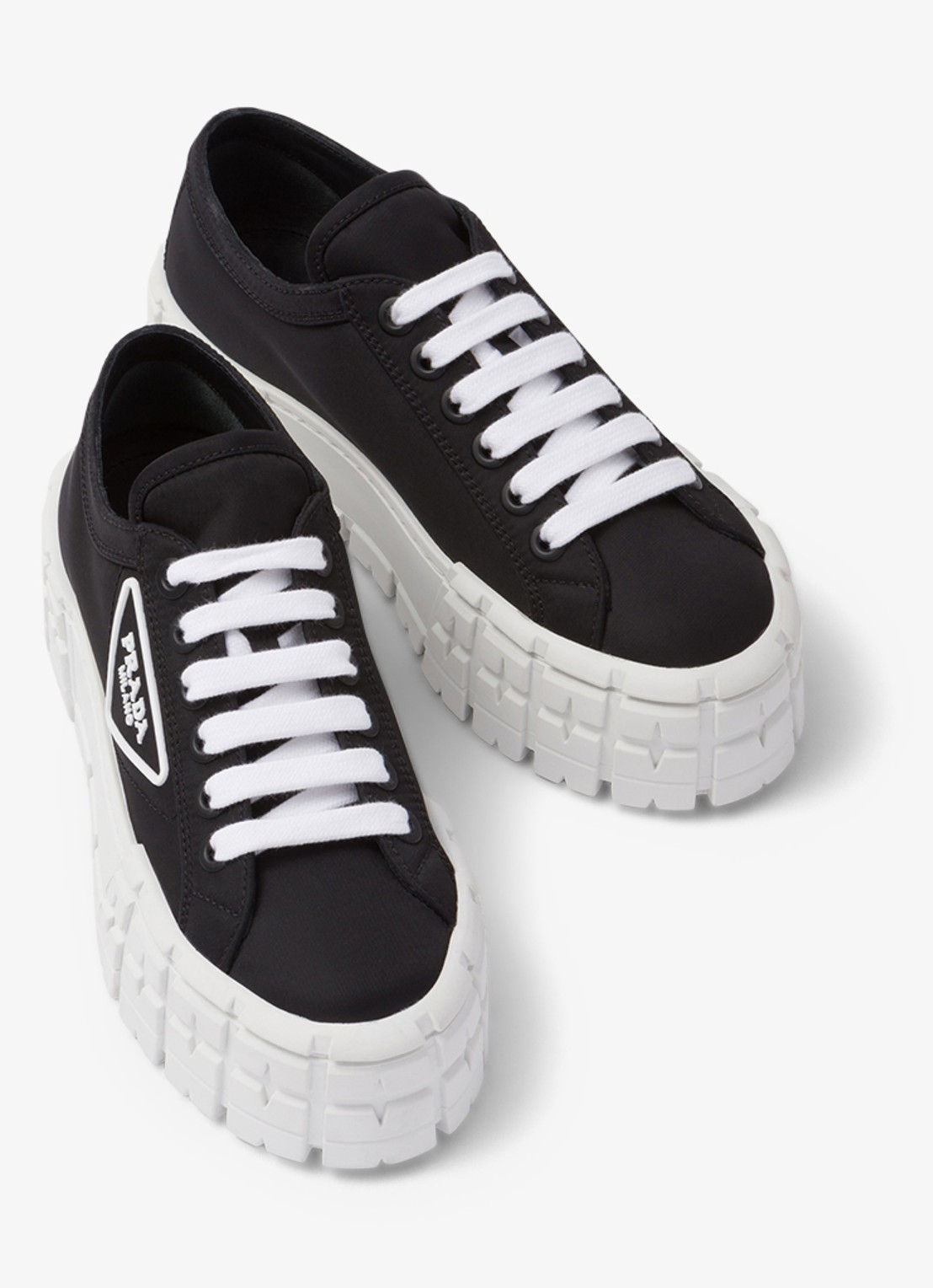 Prada Re-Nylon Double Wheel sneaker met logo en plateauzool - detail 4 zwart