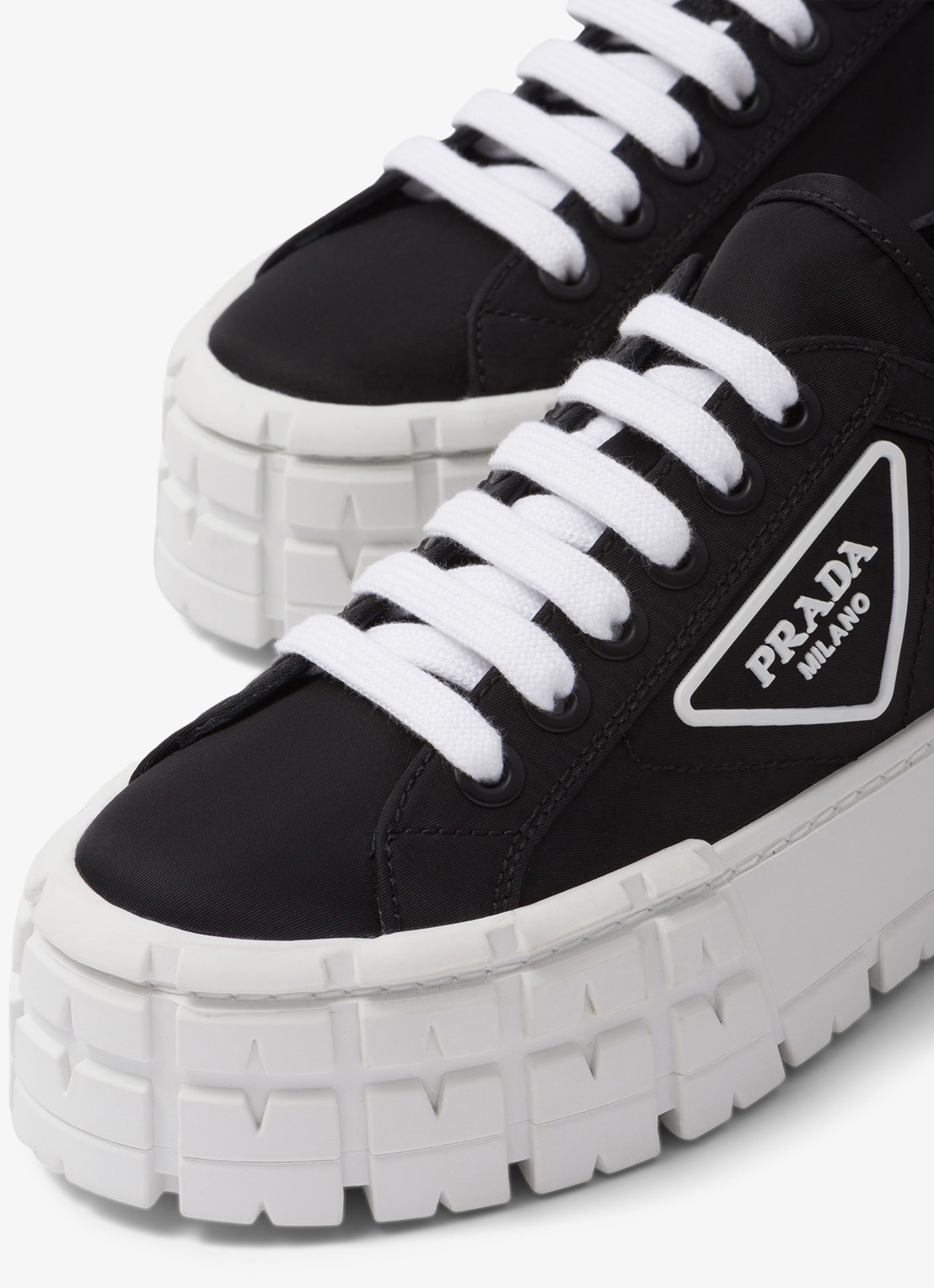 Prada Re-Nylon Double Wheel sneaker met logo en plateauzool - detail 5 zwart