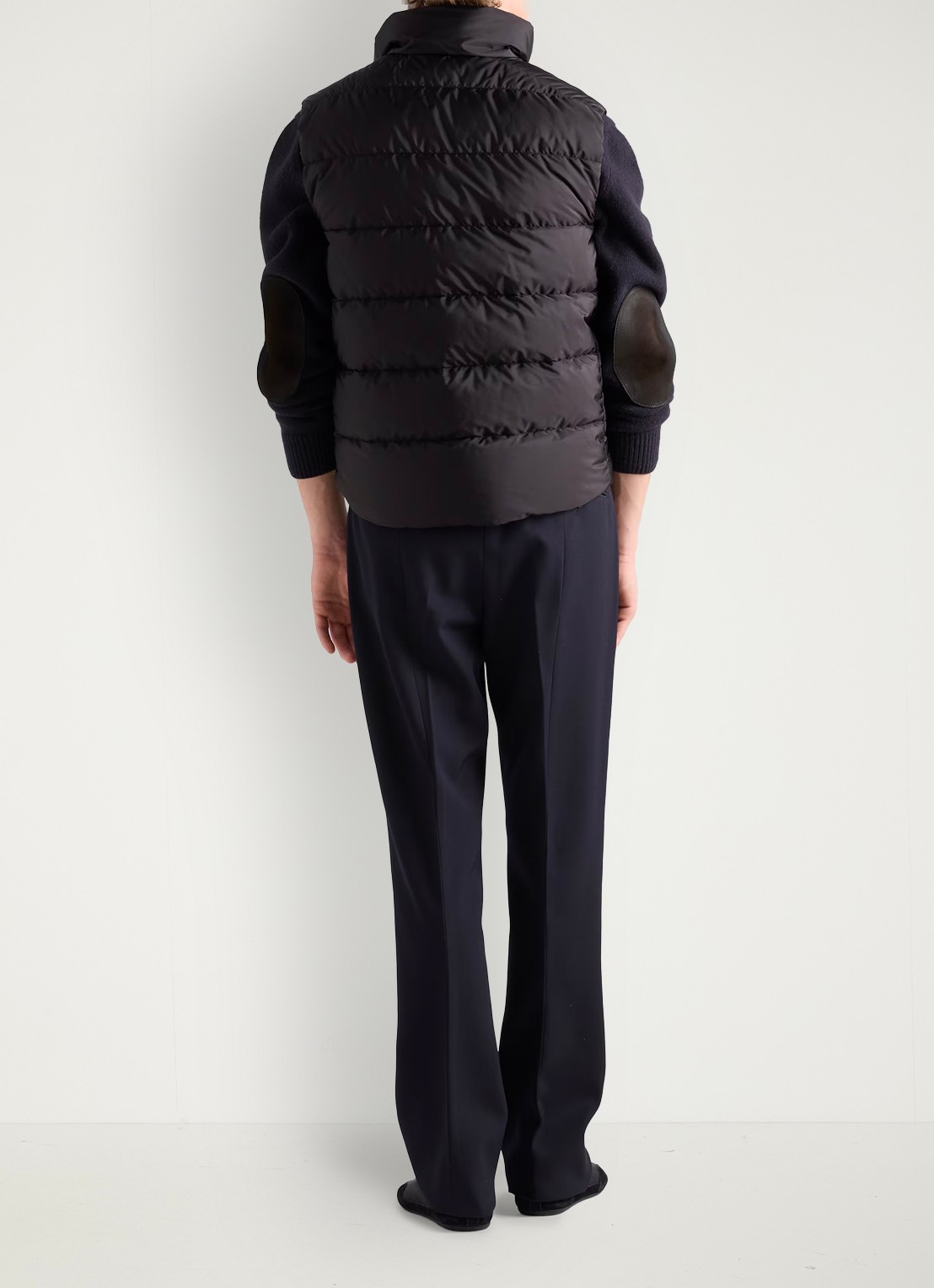 Prada Re-Nylon gewatteerde bodywarmer met donsvulling - achterkant diepzwart