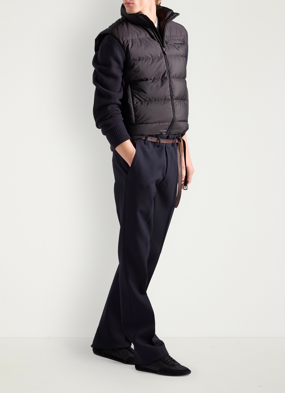 Prada Re-Nylon gewatteerde bodywarmer met donsvulling - voorkant 5 diepzwart