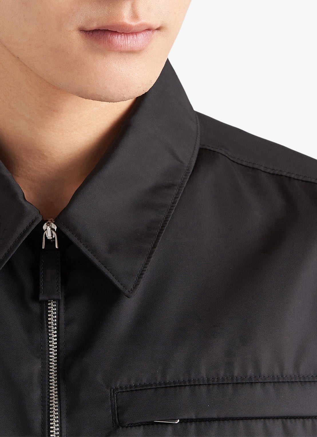 Prada Re-Nylon jack met borst- en steekzakken - detail 5 zwart
