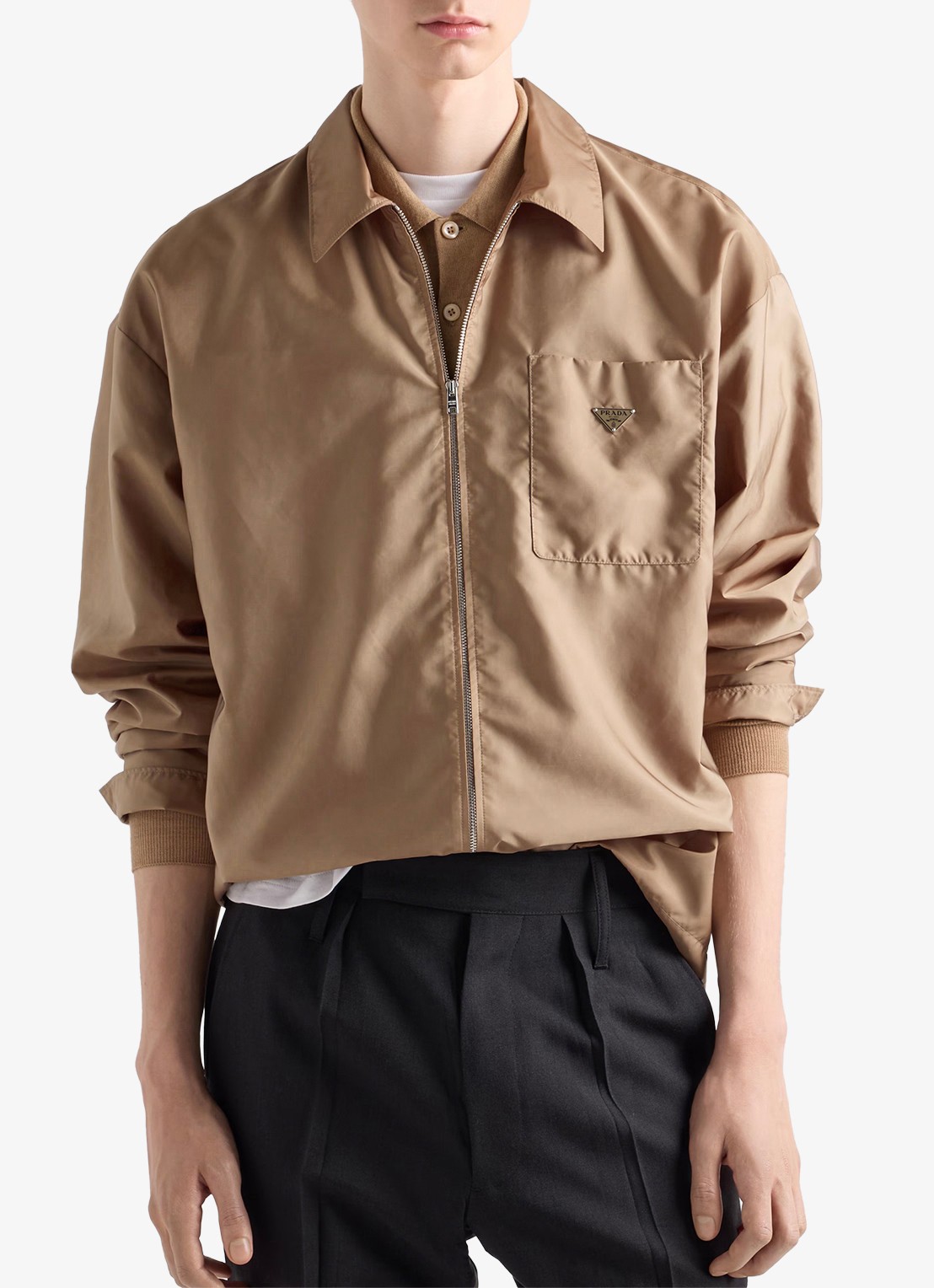 Prada Re-Nylon jack met borstzak - detail 4 beige
