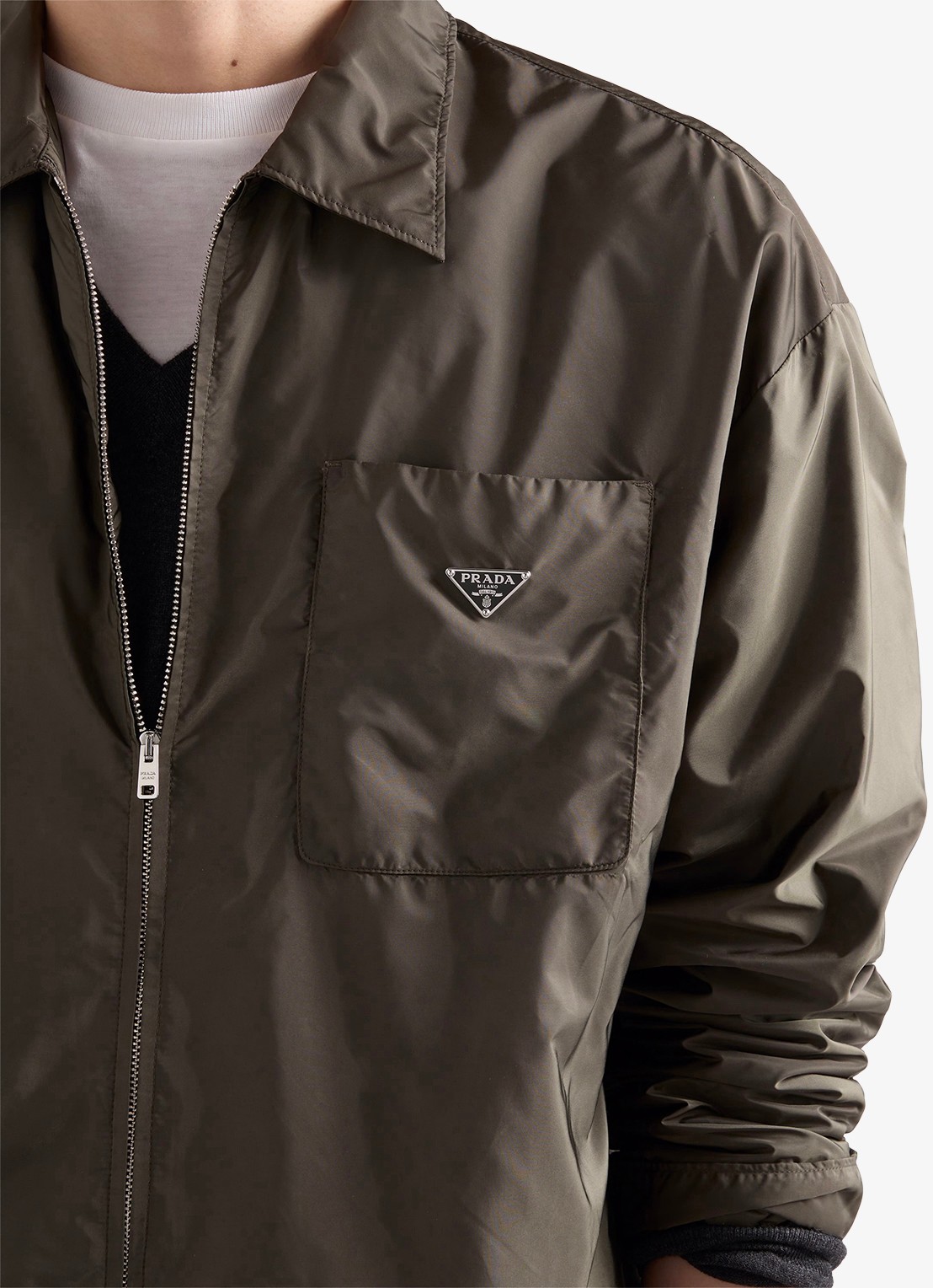 Prada Re-Nylon jack met borstzak - detail 5 donkergroen