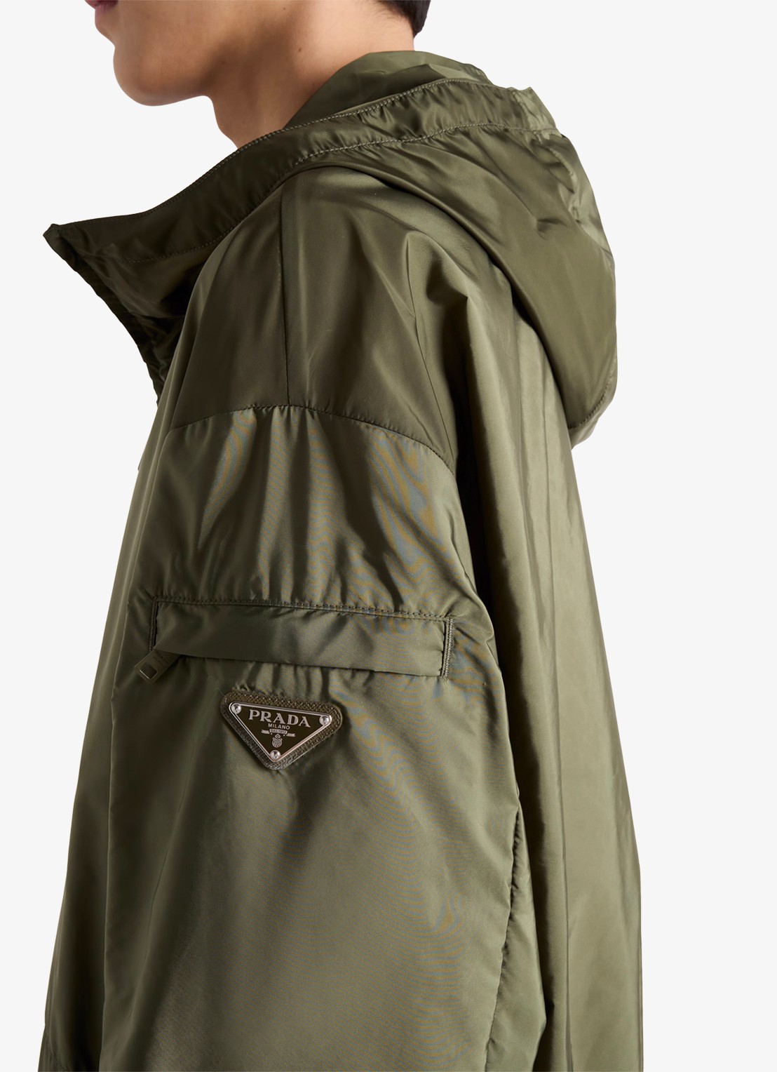 Prada Re-Nylon jack met capuchon en ritszakken - detail 4 legergroen
